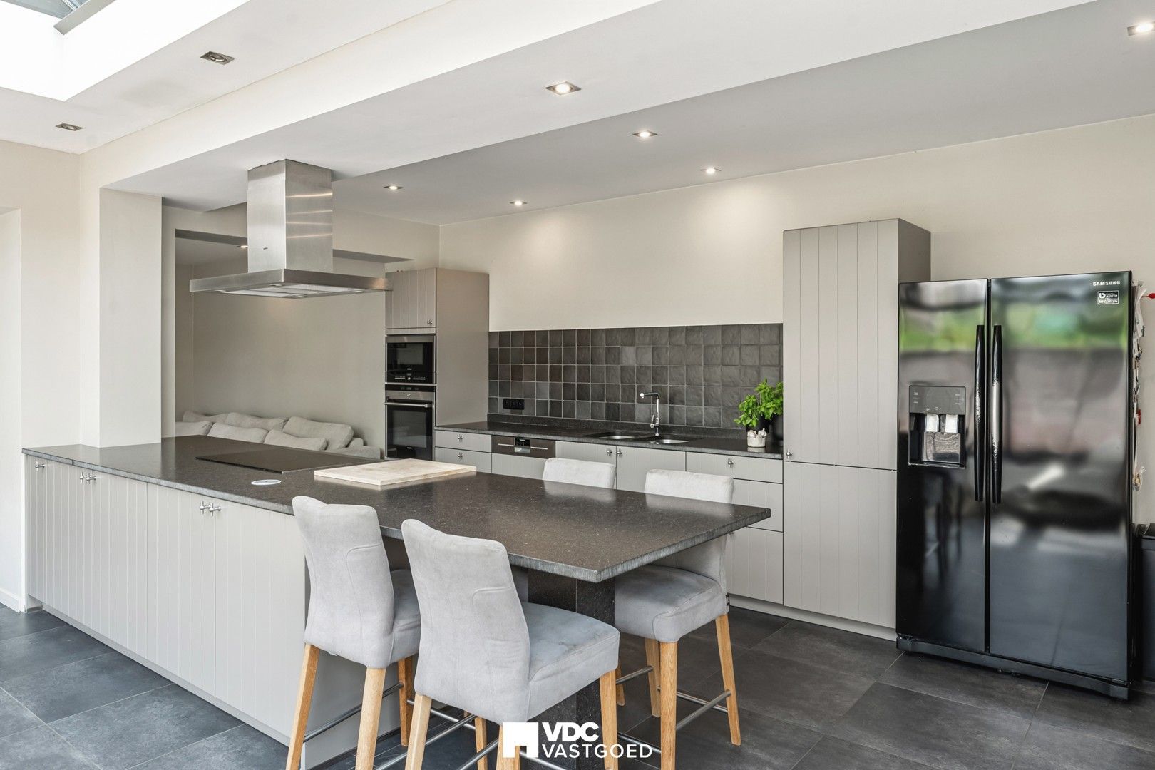 Energiezuinige woning met 5 slaapkamers, 20 zonnepanelen, garage en zuidgerichte tuin aan natuurreservaat Kevie foto 5