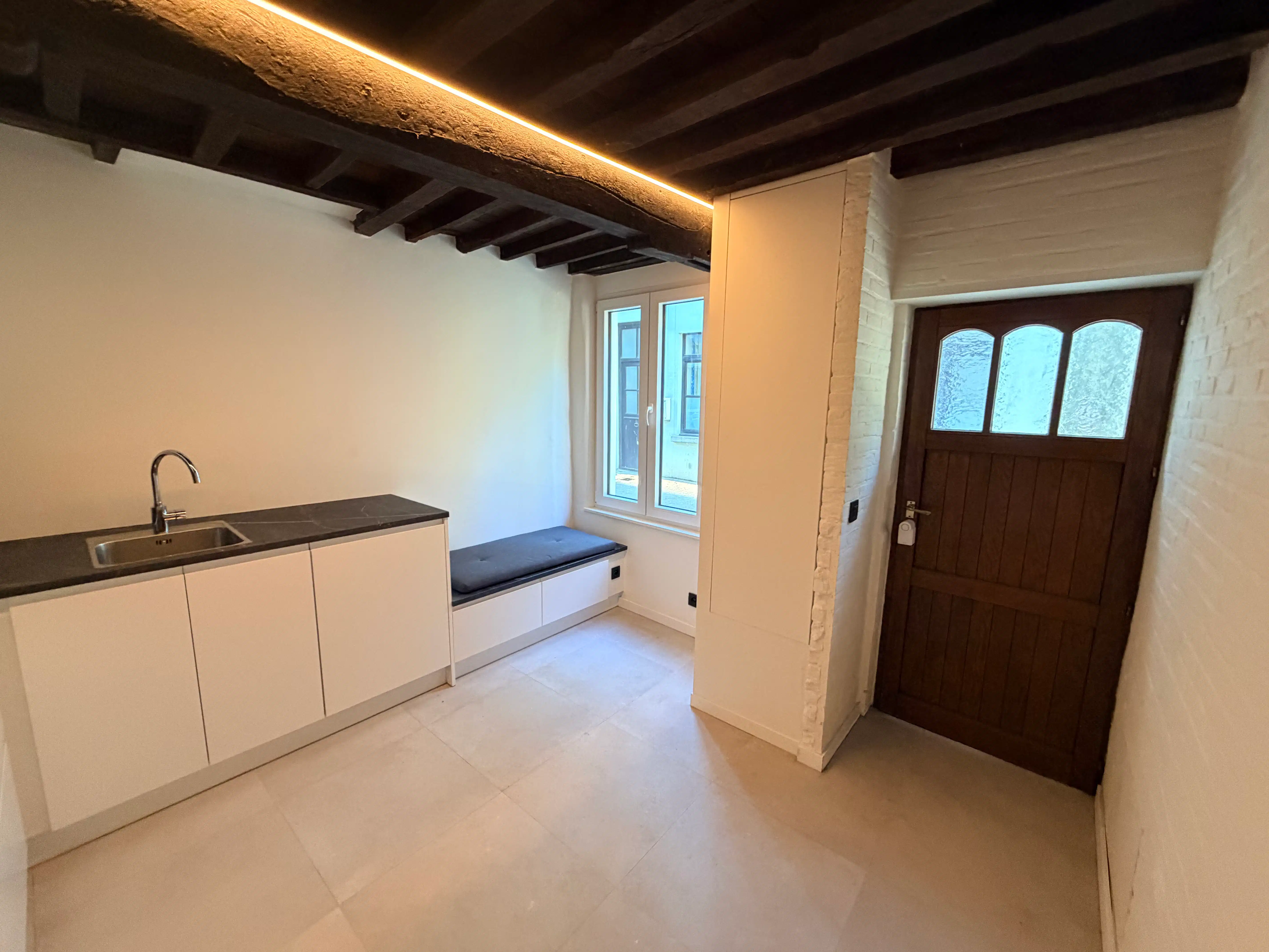 --- NIEUW --- Ideale cohousing woning: volledig gerenoveerde 2-slaapkamerwoning met elk een eigen douche in centrum Gent! foto 3