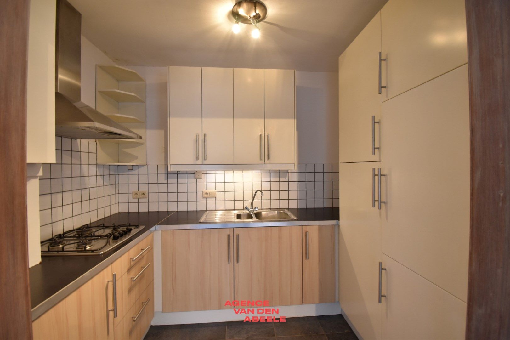 Charmant gelijkvloers appartement met garage foto 4