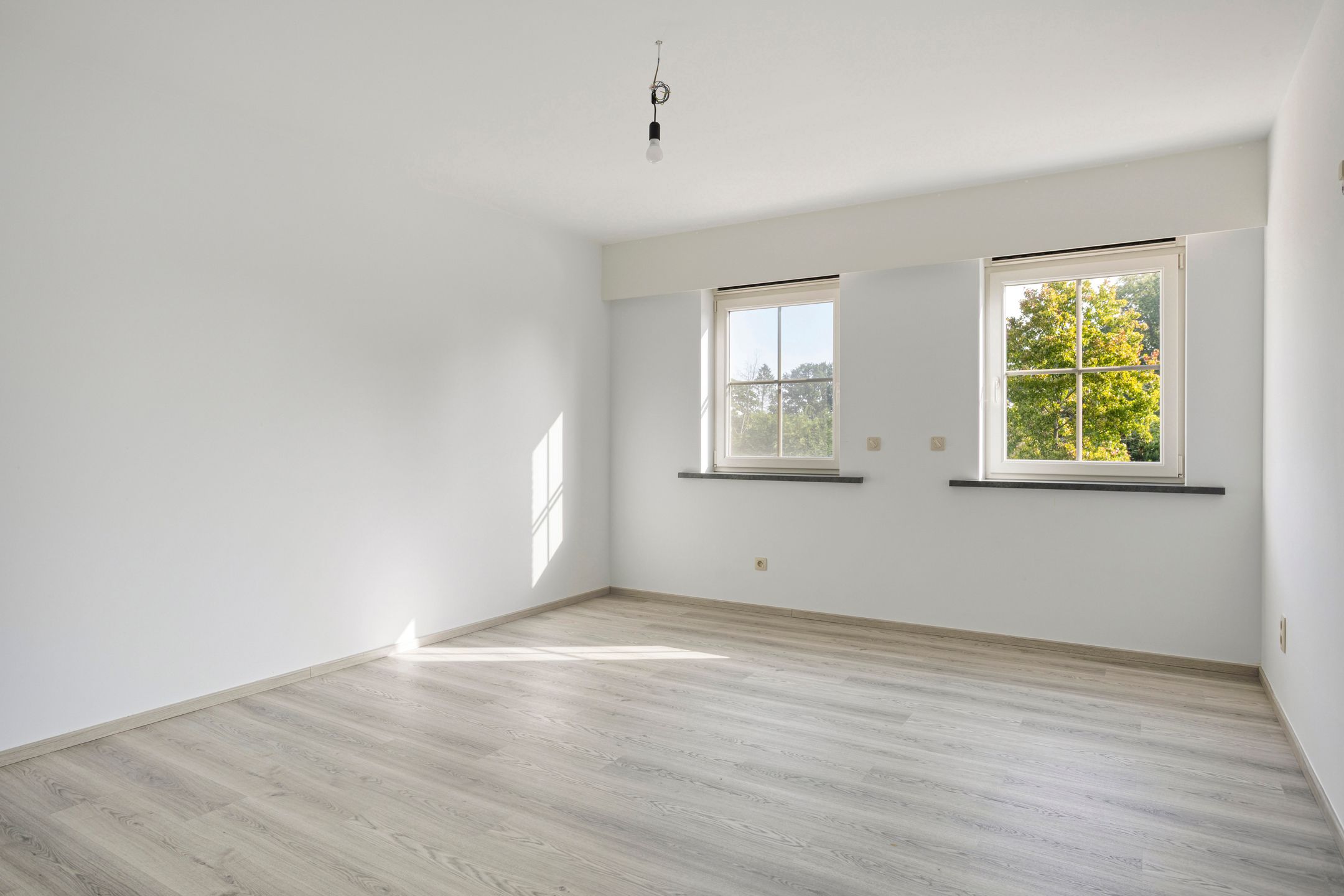 BEN woning met 4 slaapkamers, tuin & garage op toplocatie foto 12
