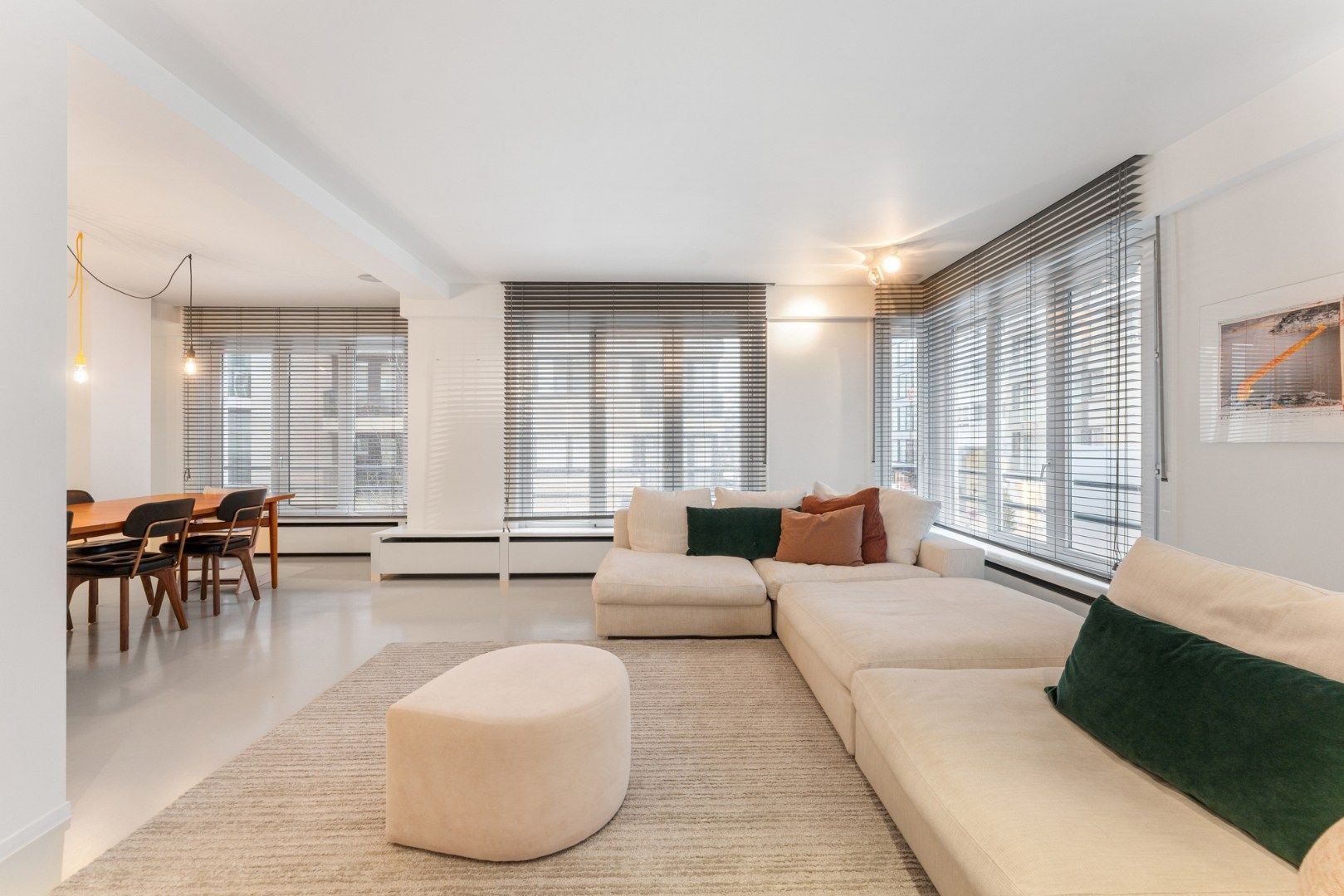 Stijlvol gerenoveerd hoekappartement met loftgevoel, ideaal gelegen aan de Dumortierlaan nabij de Zeedijk foto 4