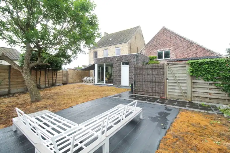 Ruime gezinswoning met 3 slaapkamers en zonnige tuin foto 14