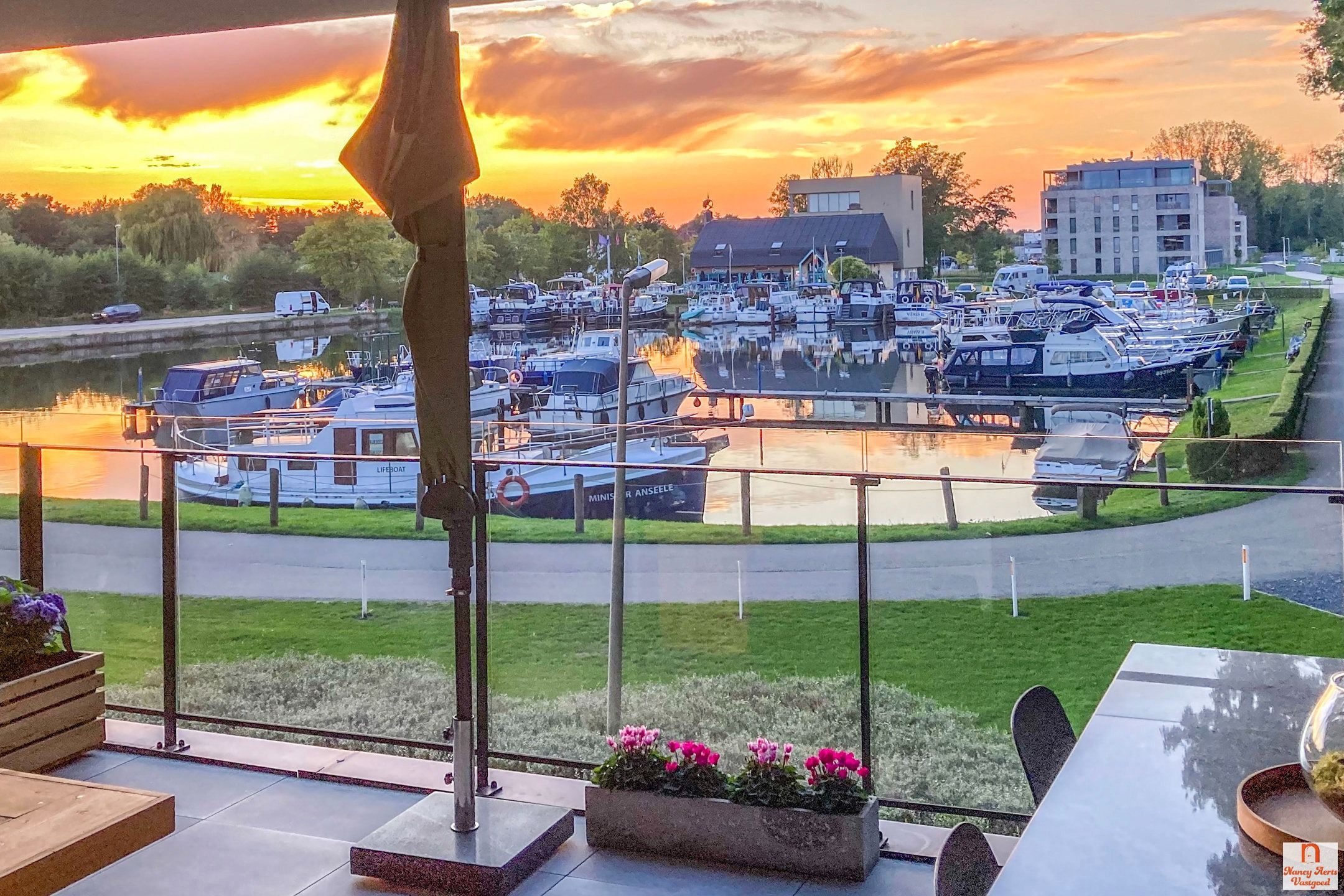 Exclusief wonen aan het water - inclusief 2 autostaanplaatsen foto 46