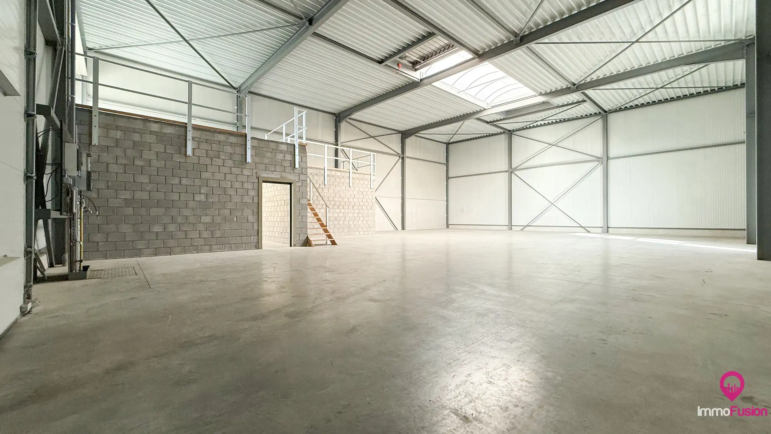 Recente, instapklare magazijnruimte van 440 m² te Houthalen! foto 30