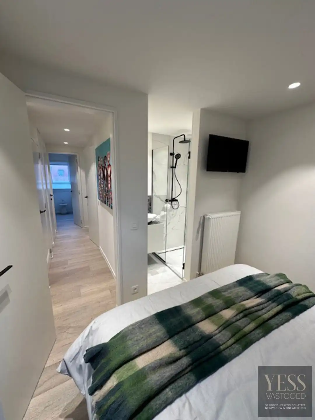 Stijlvol gerenoveerd appartement op een zucht van de zee! foto 13