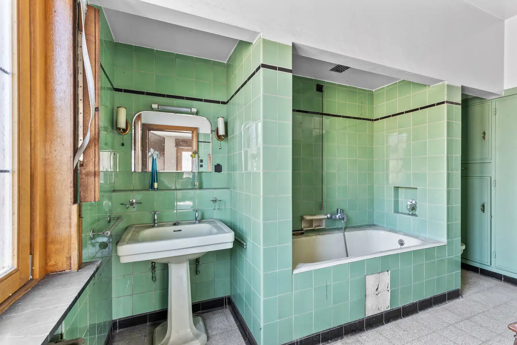 Zeer ruime te renoveren burgerwoning in Brugge! foto 12