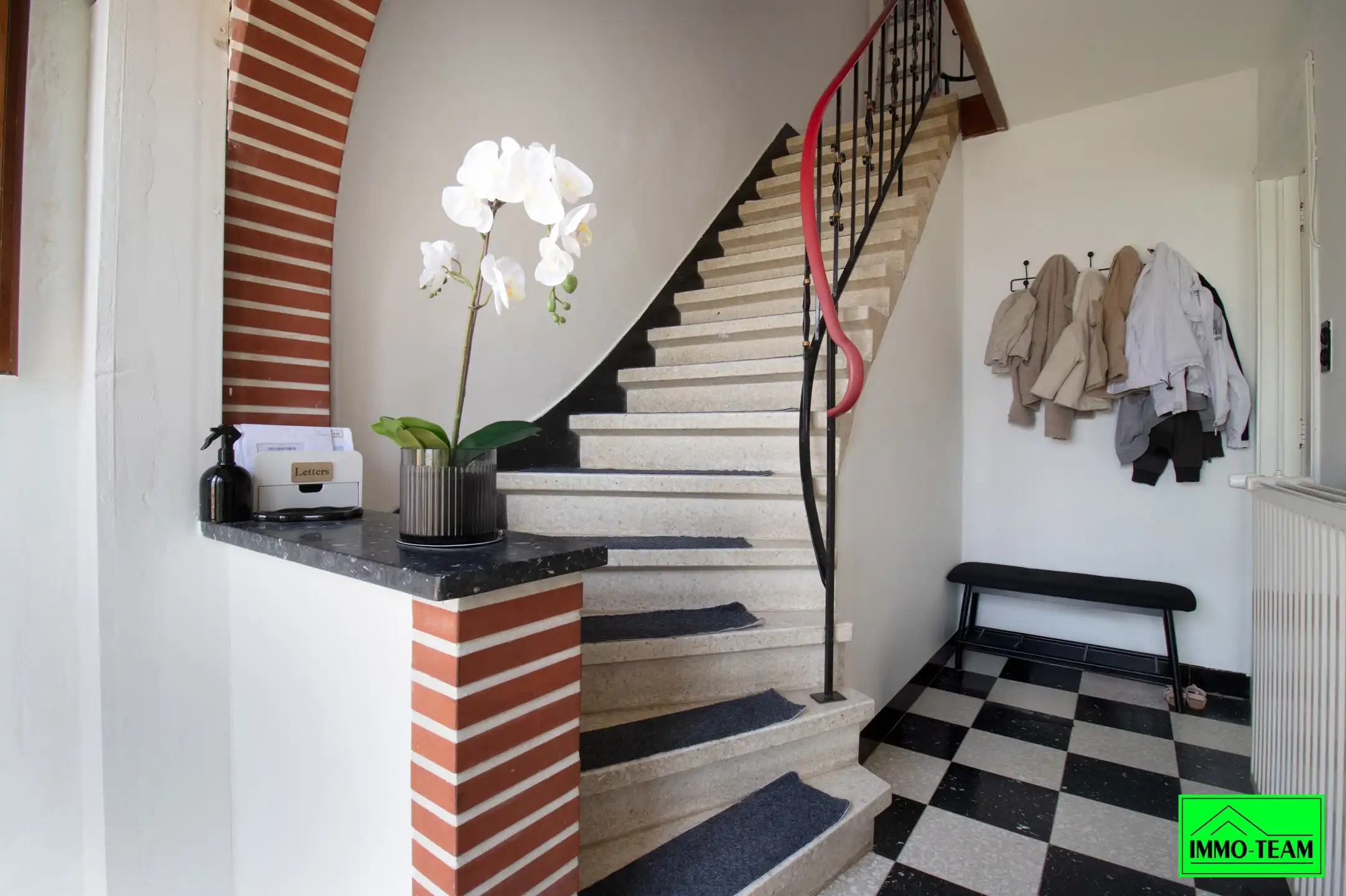 Charmante 3-gevelwoning nabij centrum Roosdaal foto 4