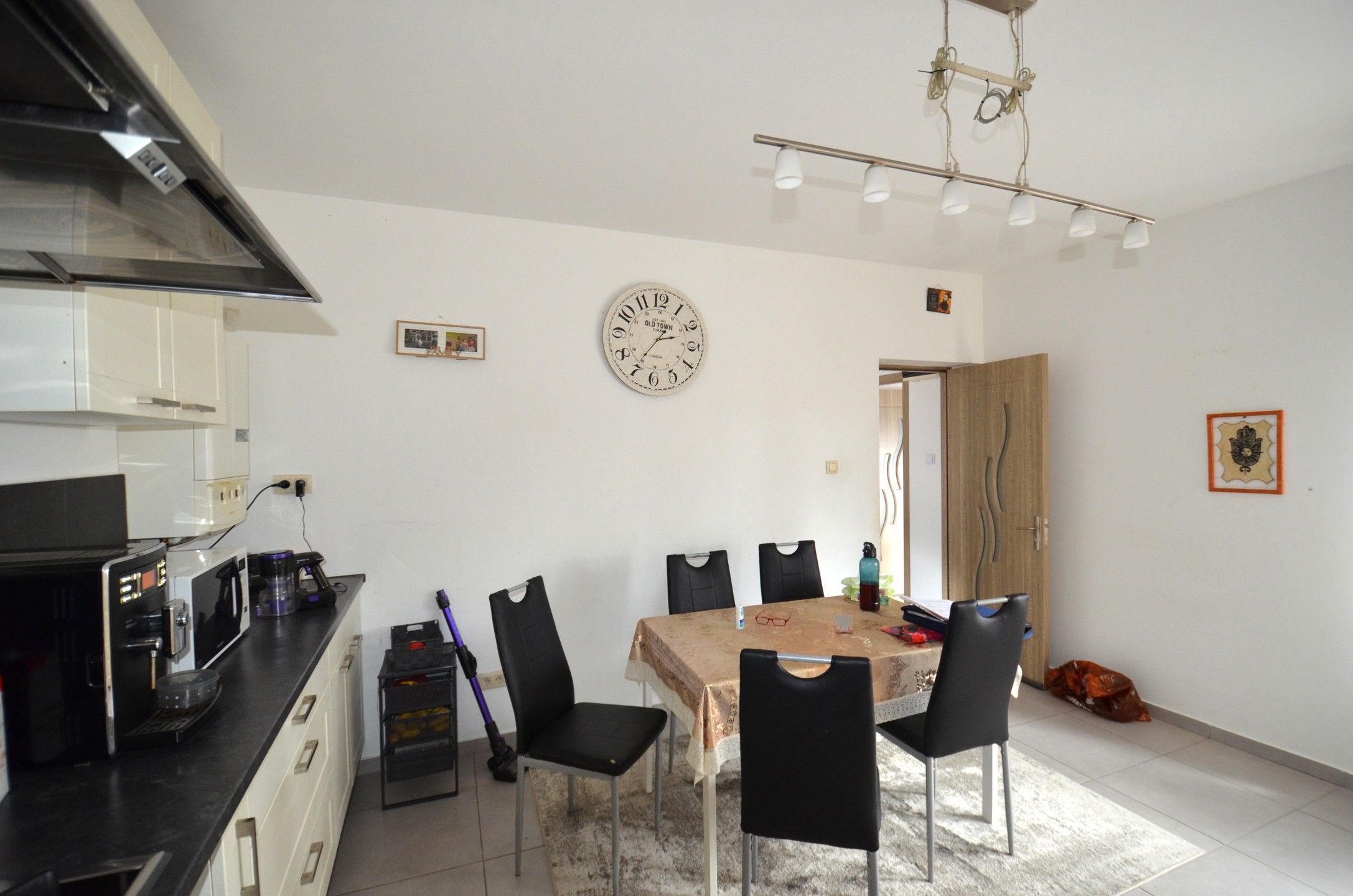 Zeer ruime woning met potentieel foto 15