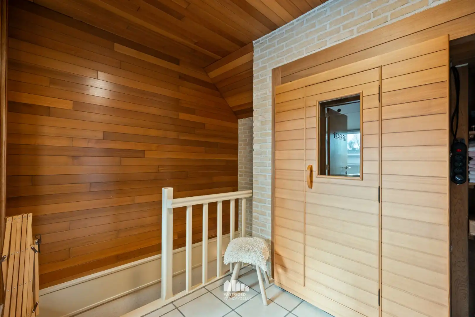 Instapklare villa met zonnige tuin op topligging in rustige wijk te Ieper foto 21