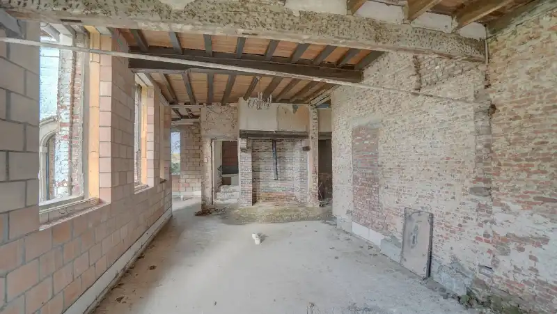 Exclusief 17e eeuws landgoed met bijgebouwen en slotgracht op 1 ha foto 10