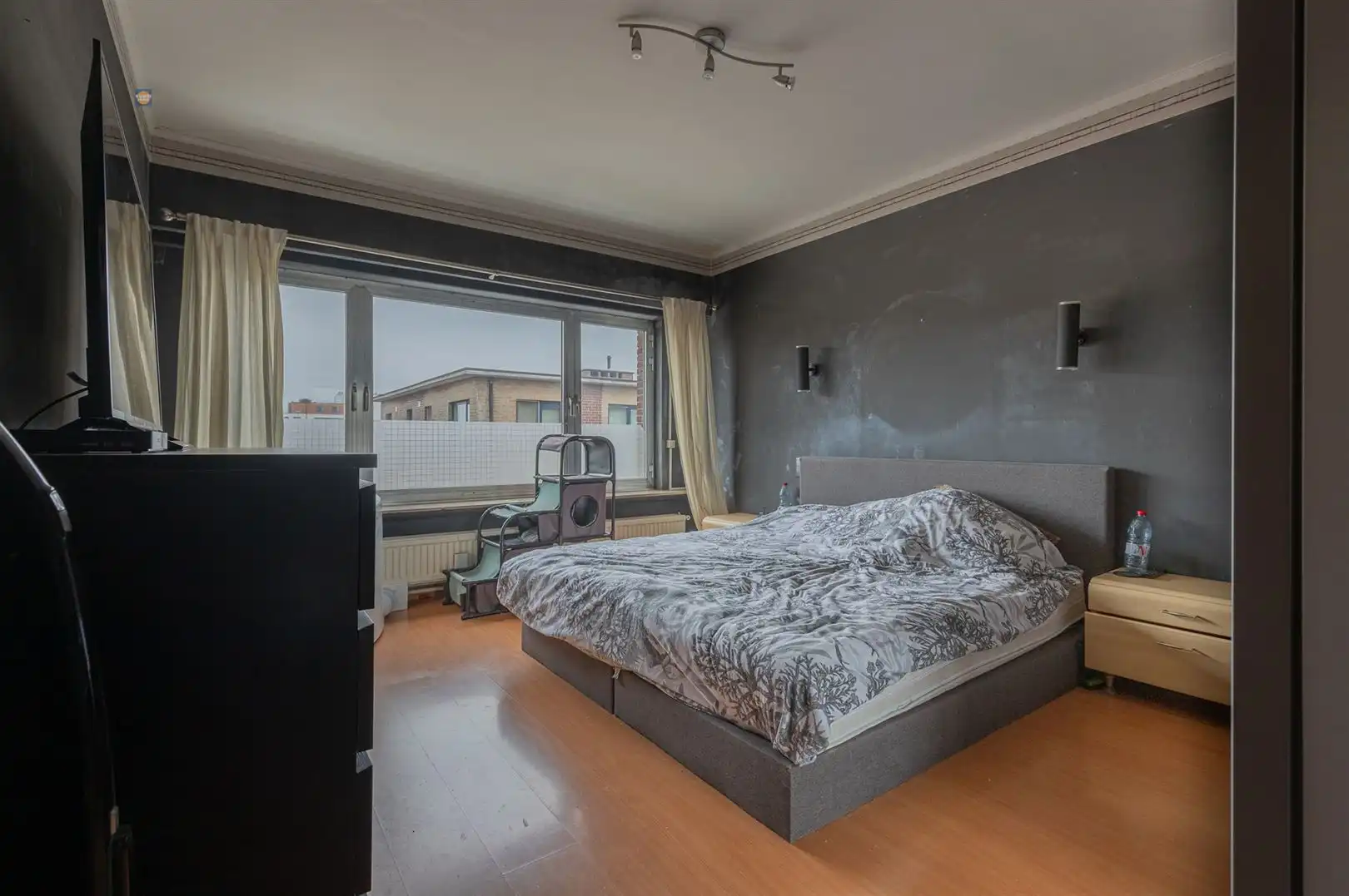 Ruime bel-etage met 3 slaapkamers, grote garage en gezellige tuin foto 9