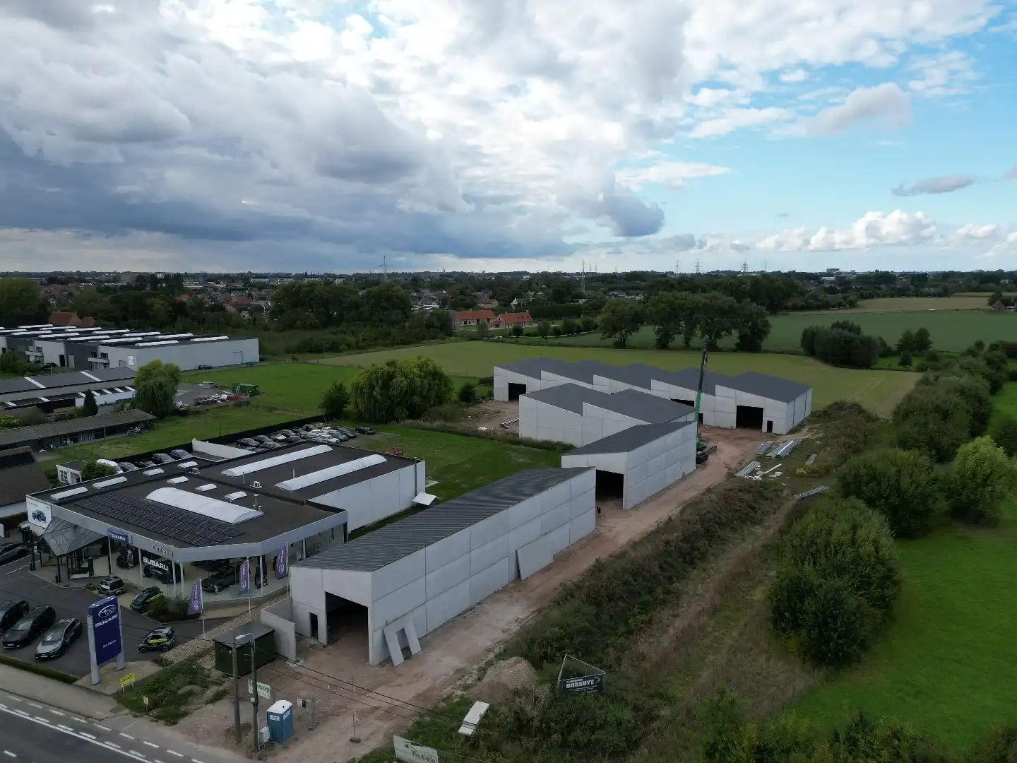 Loods NR A te koop – 180 m² KMO-zone Ardopoort te Roeselare foto 3