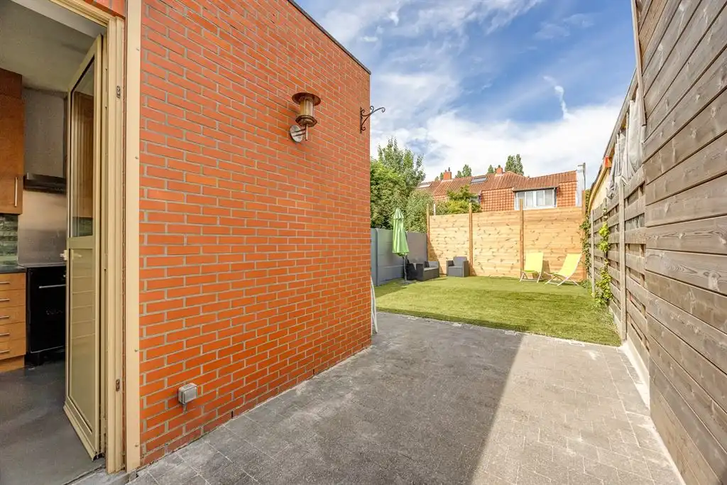 Instapklare woning met zonnige tuin dichtbij Rivierenhof foto 5