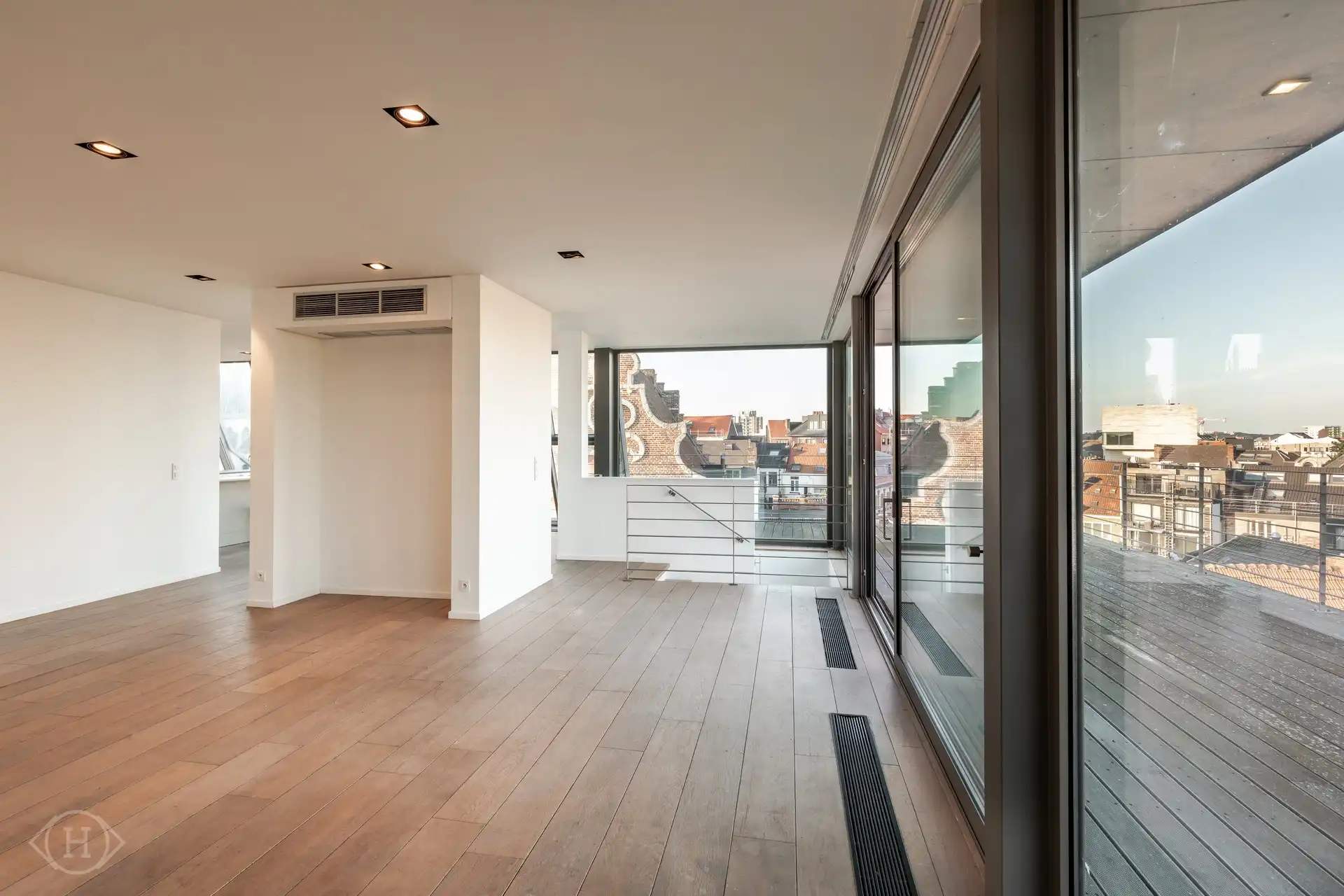 Uniek tweeslaapkamerpenthouse in hartje Leuven foto 2