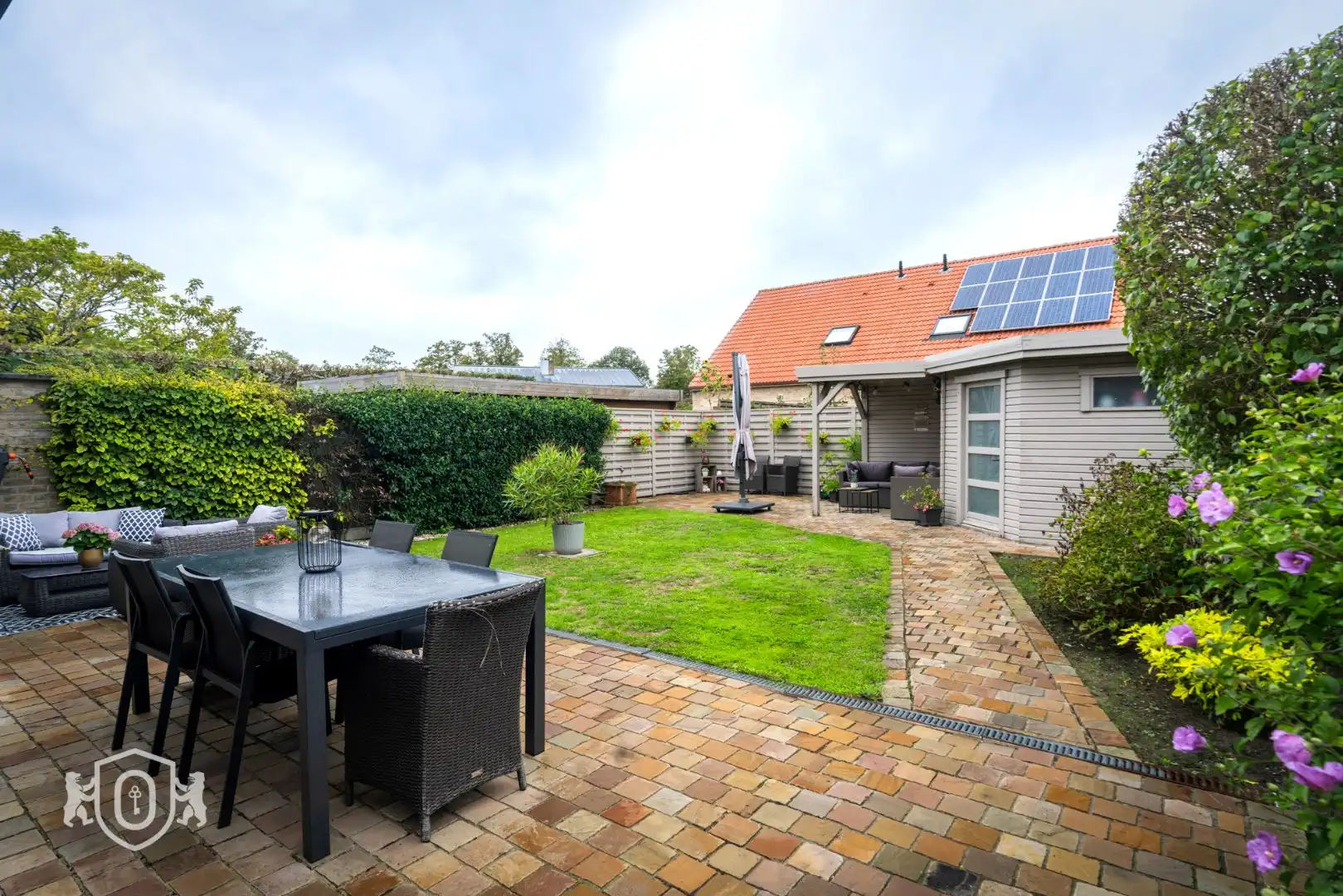Halfopen 4-slpkr woning met tuin & garage foto 15