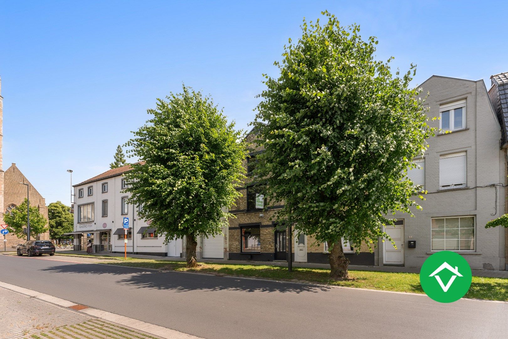 Gerenoveerde woning met 3 slaapkamers en stadstuin in hartje Roeselare foto {{pictureIndex}}