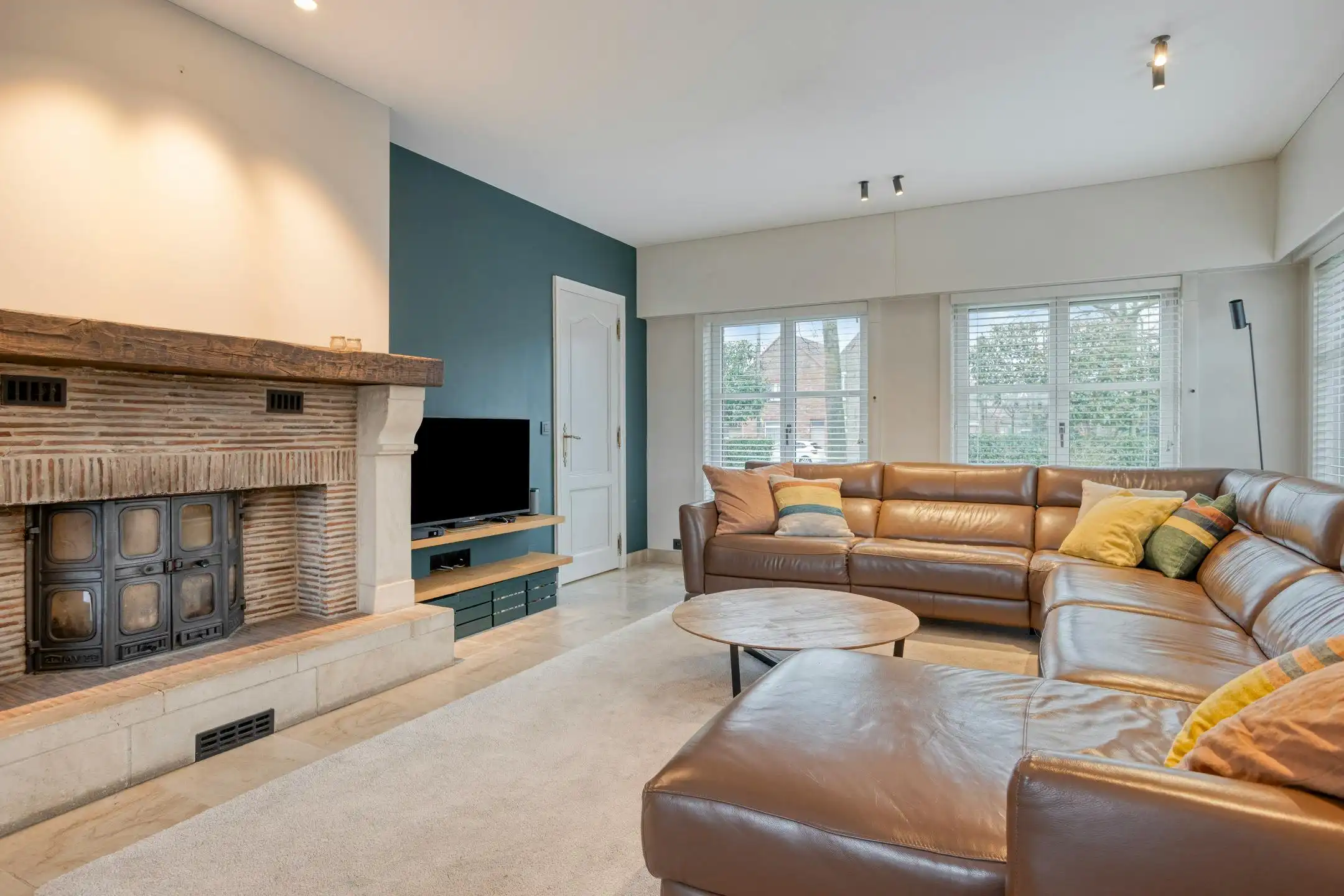 Ruim huis met 5 slaapkamers en 1.100m² grond te Sijsele foto 7