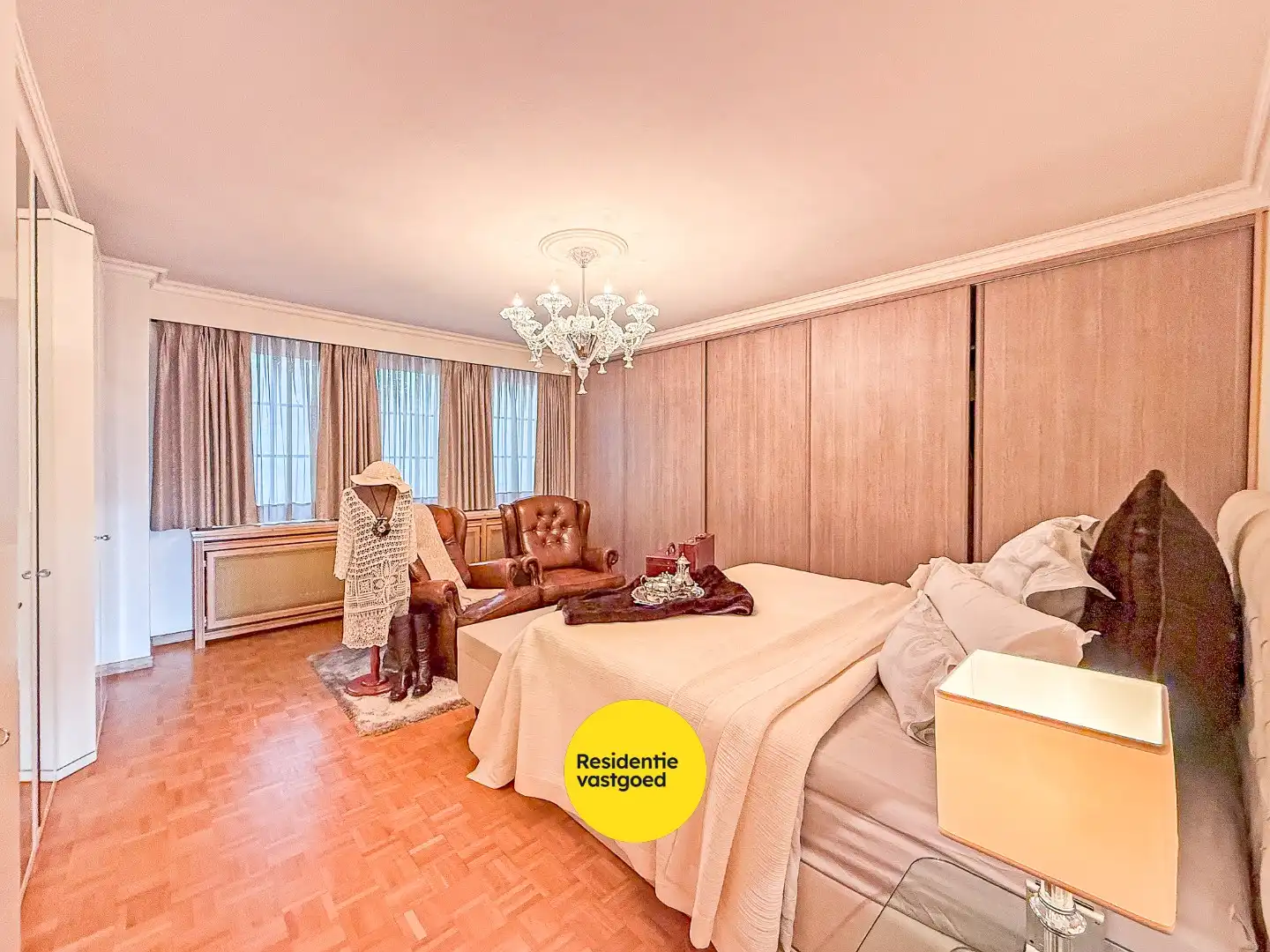 Prachtig herehuis met woonst en handelsruimte te Nieuwpoort-Stad op een zeer commerciële ligging in de Marktstraat op 400 m².  foto 13