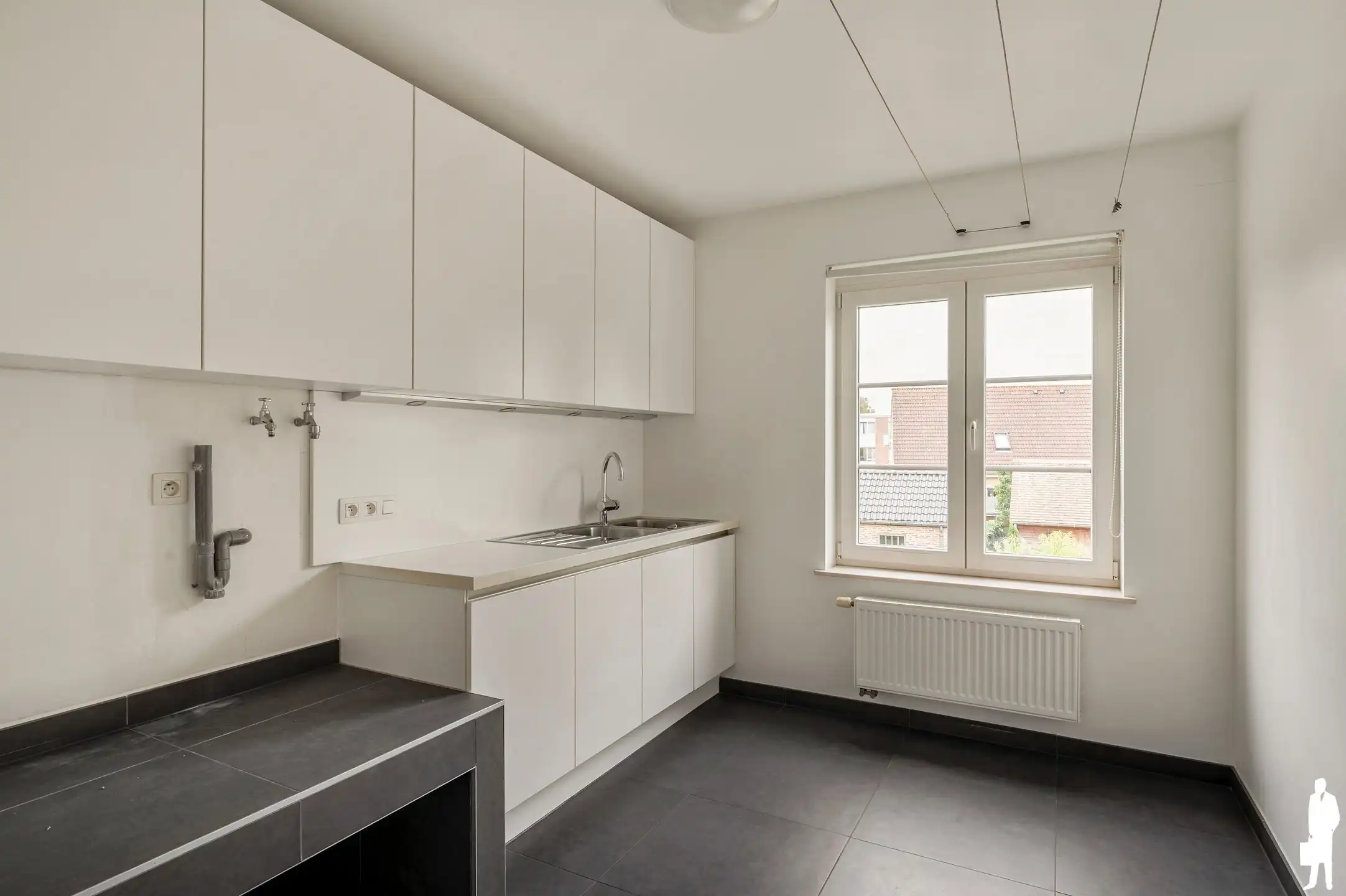 Goed onderhouden woning met 5 slaapkamers, 2 badkamers en een tuin centraal gelegen in Stabroek foto 19