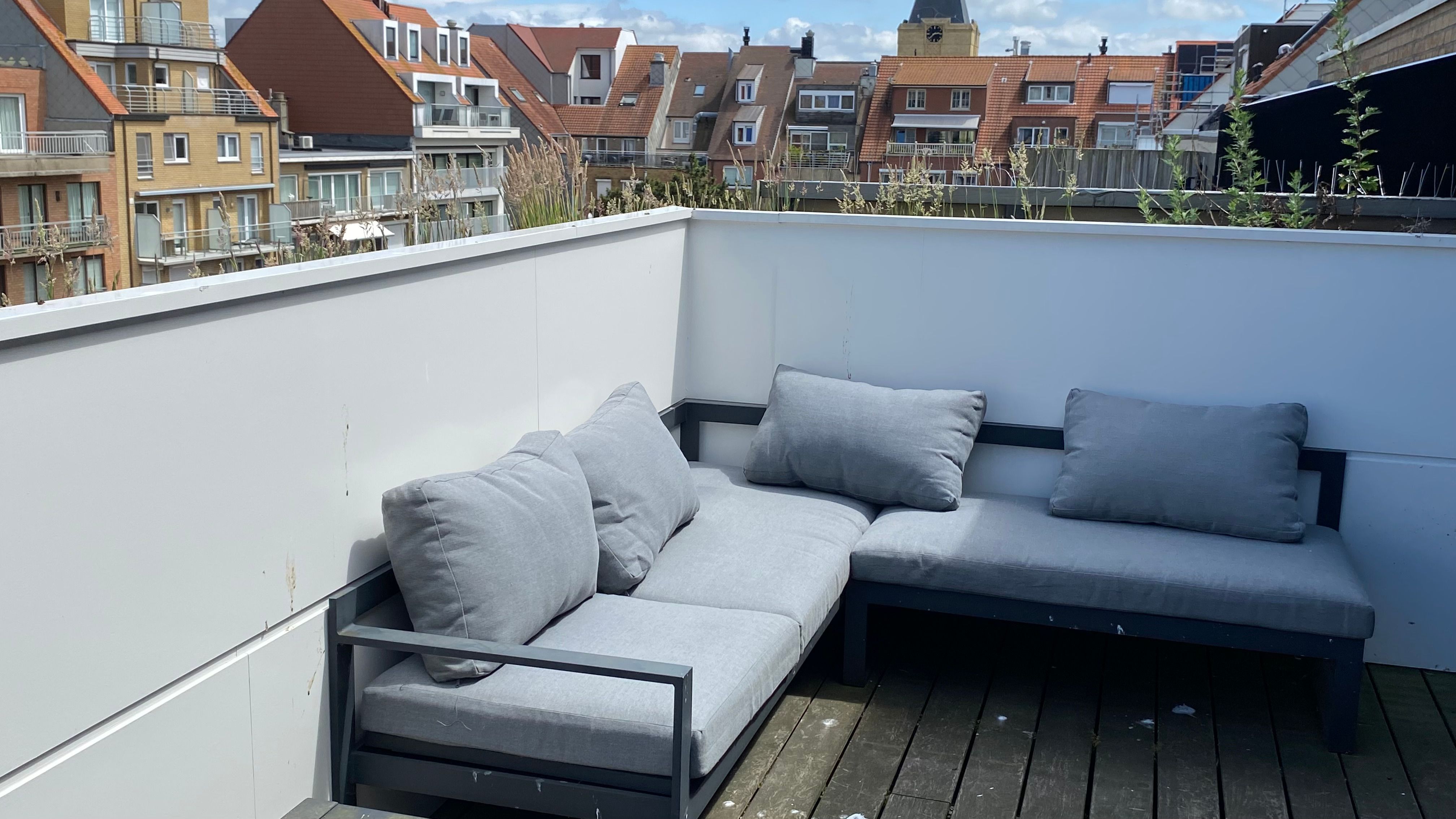 Lichtrijke en ruime penthouse nabij strand en Lippenslaan foto 14