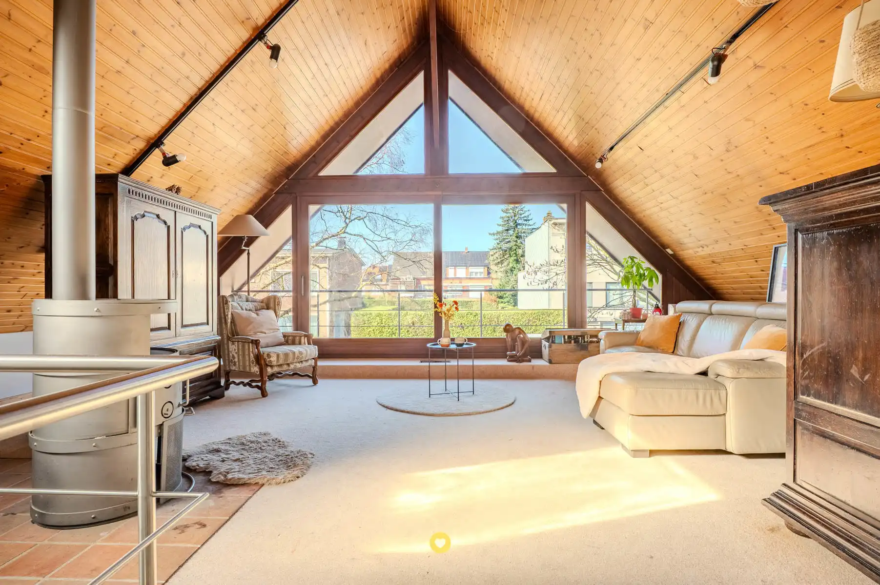 Op te frissen villa met 3 slaapkamers en leuke tuin foto 7