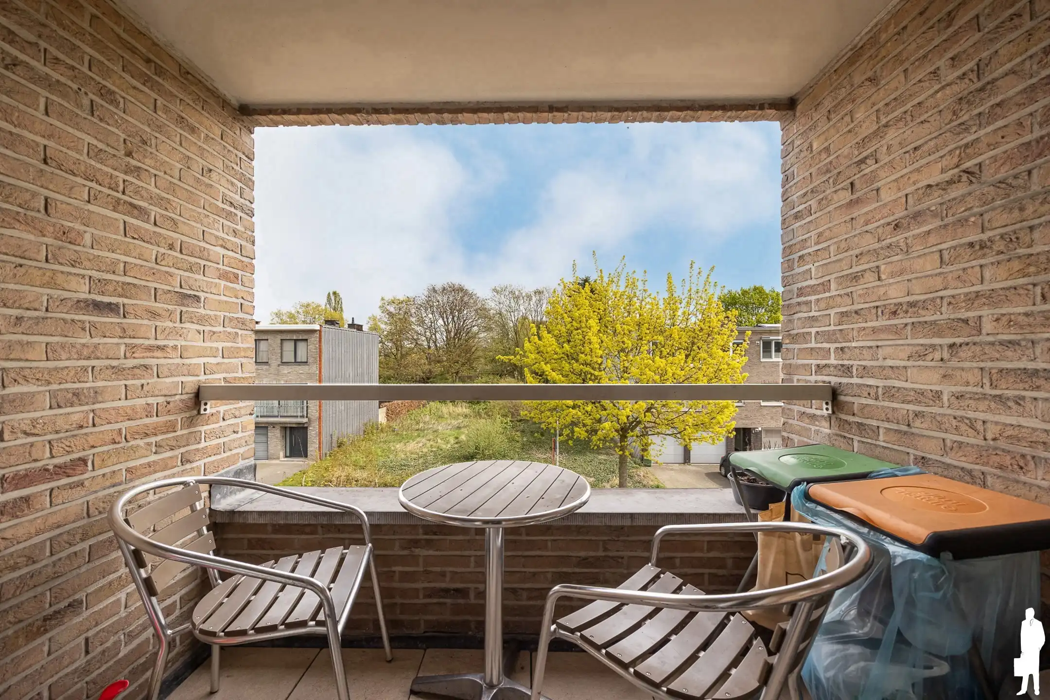Ruim appartement met terras & garage te Burcht  foto 9