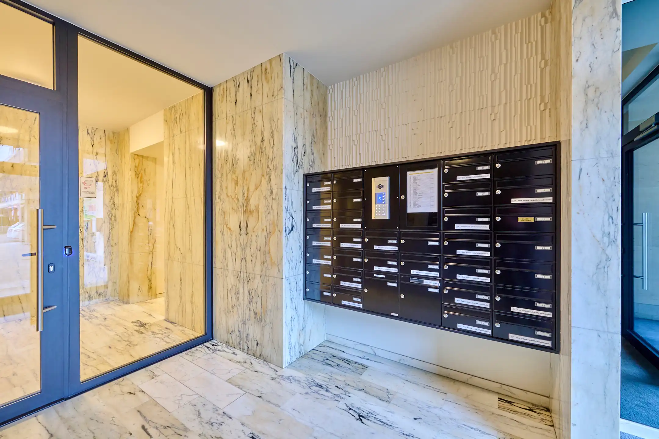 Centraal gelegen éénslaapkamerappartement in hartje Hasselt foto 14