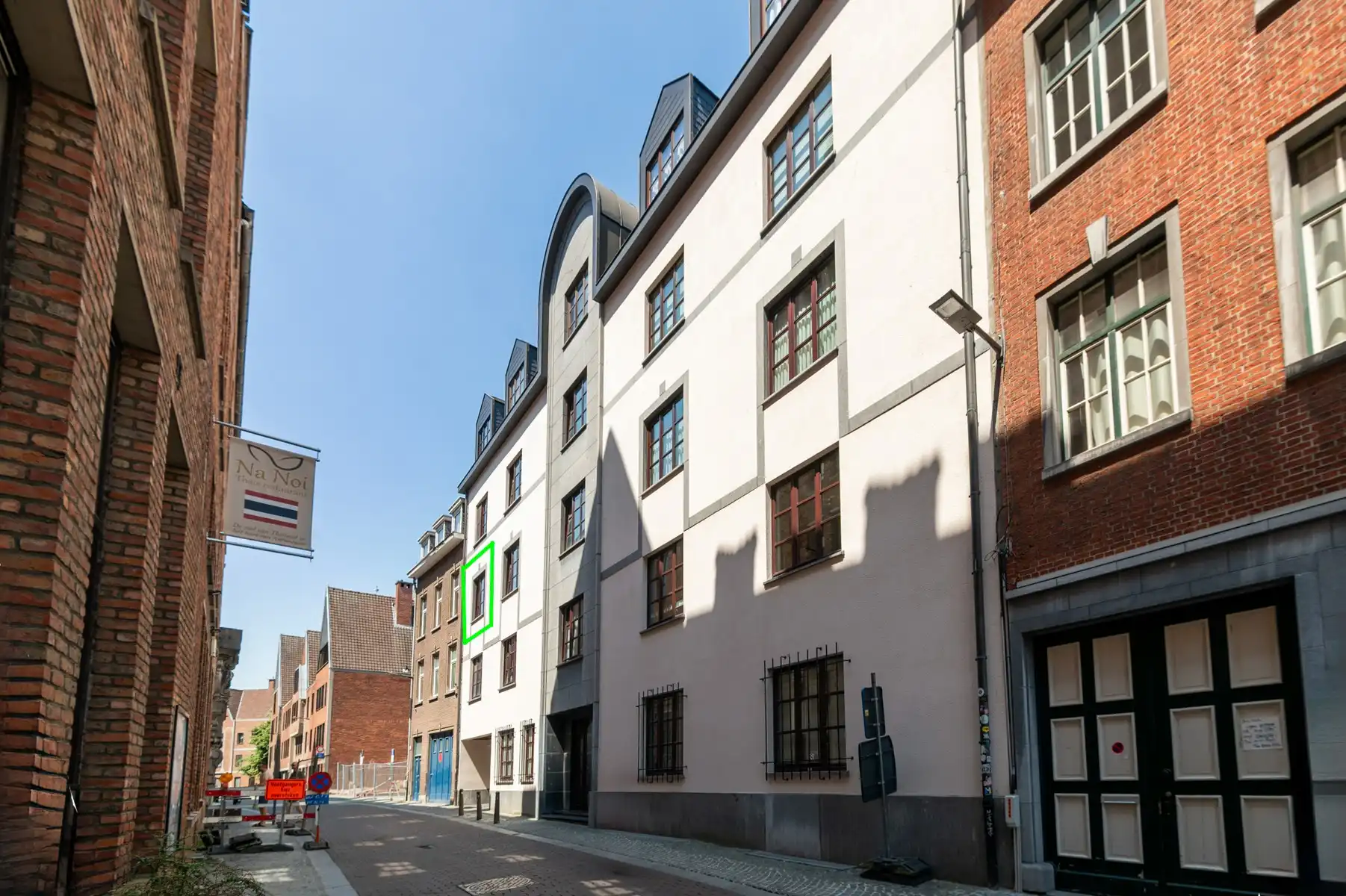 Lichtrijk appartement met terras op uitstekende locatie foto {{pictureIndex}}