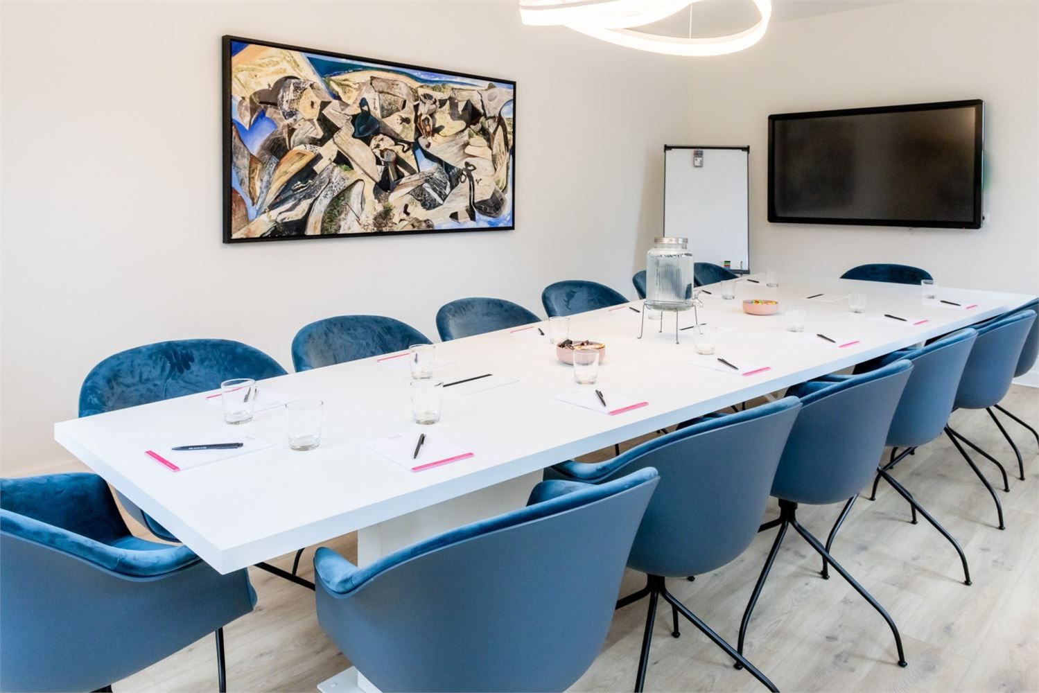 HIPPE INSTAPKLARE KANTOREN IN GERENOVEERDE HERENWONING foto 6