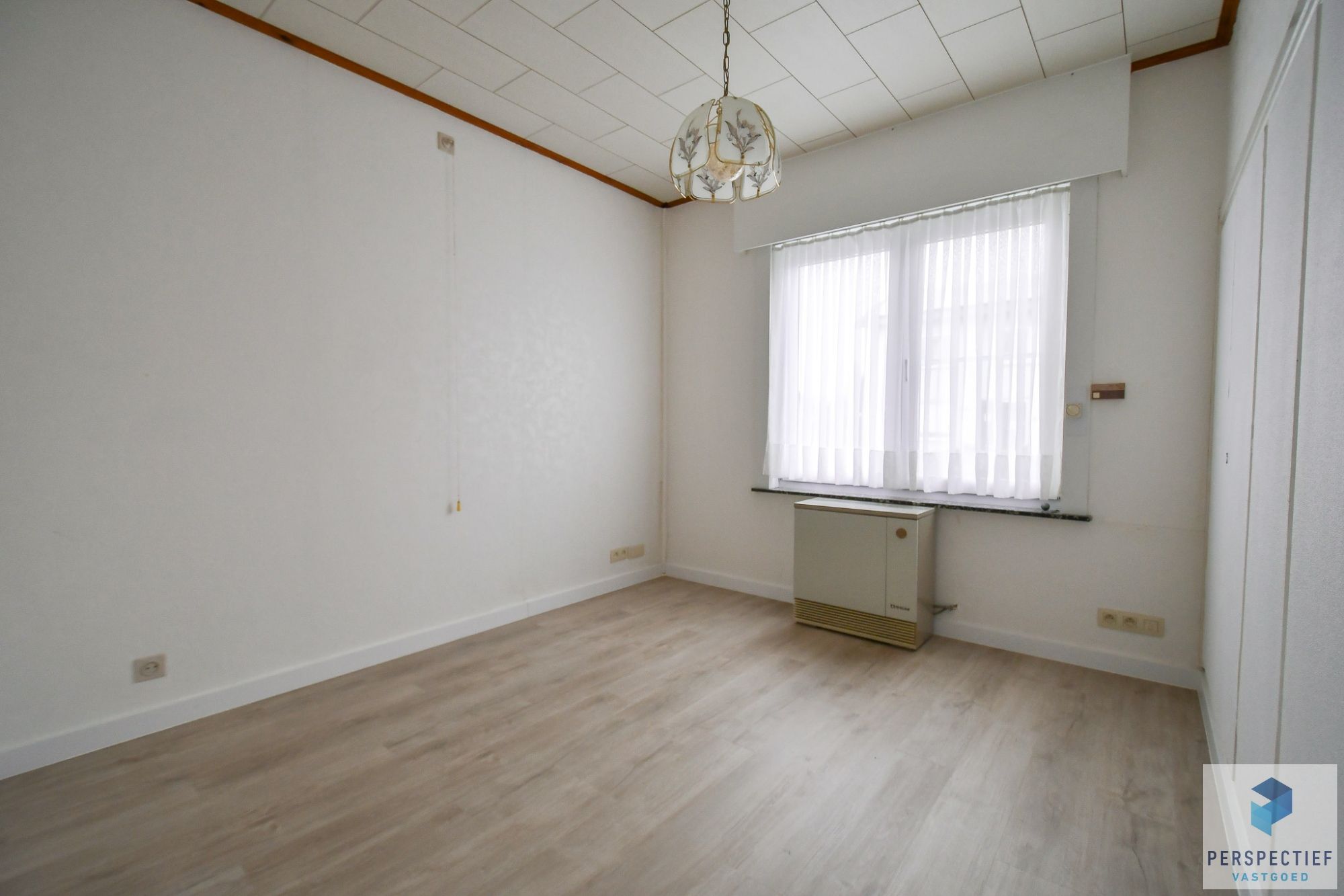 BEZOEKMOMENT WOENSDAG 06/08 VAN 16.30U TOT 18.30U | INSTAPKLARE WONING met GARAGE, 2 SLPK - GROTE GARAGE/ LOODS en TUIN foto 14