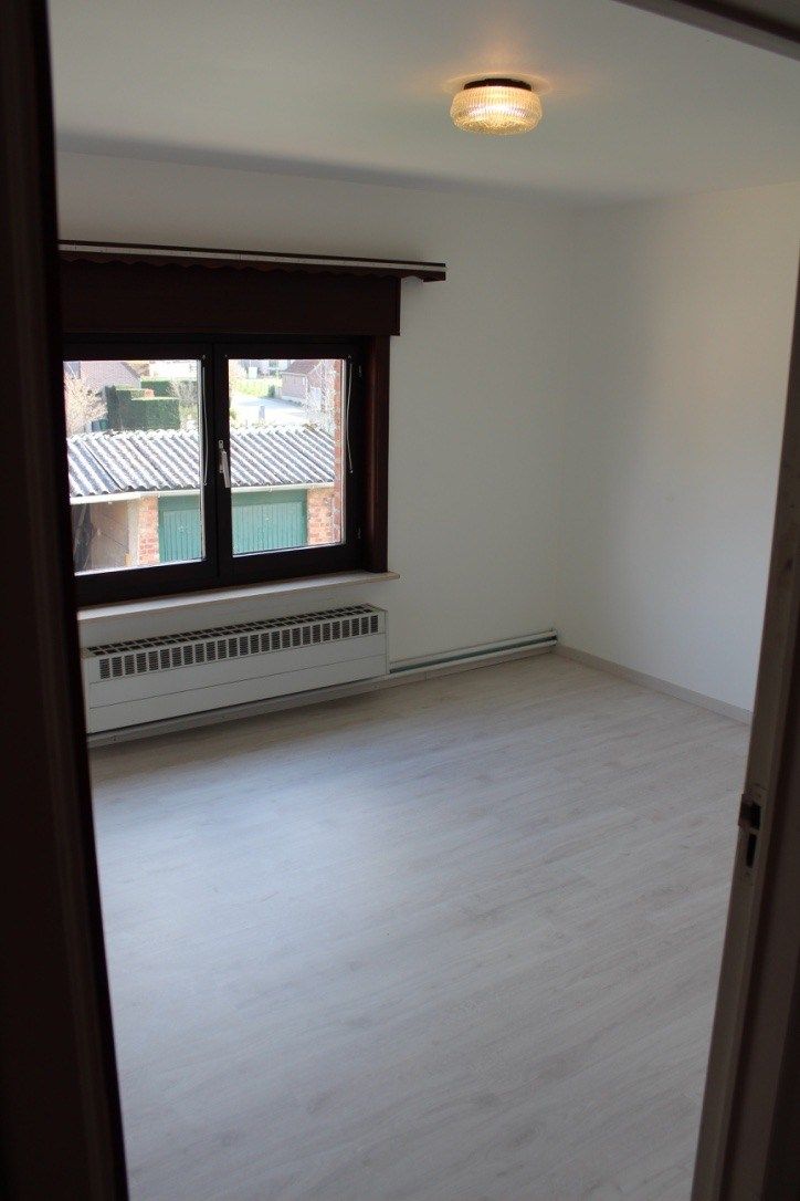 Woning 3 slpk + bureau met mooie tuin en garage foto 10