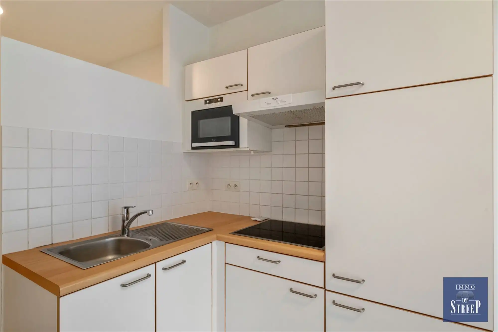 Ruime studio in het centrum van Oostende foto 9