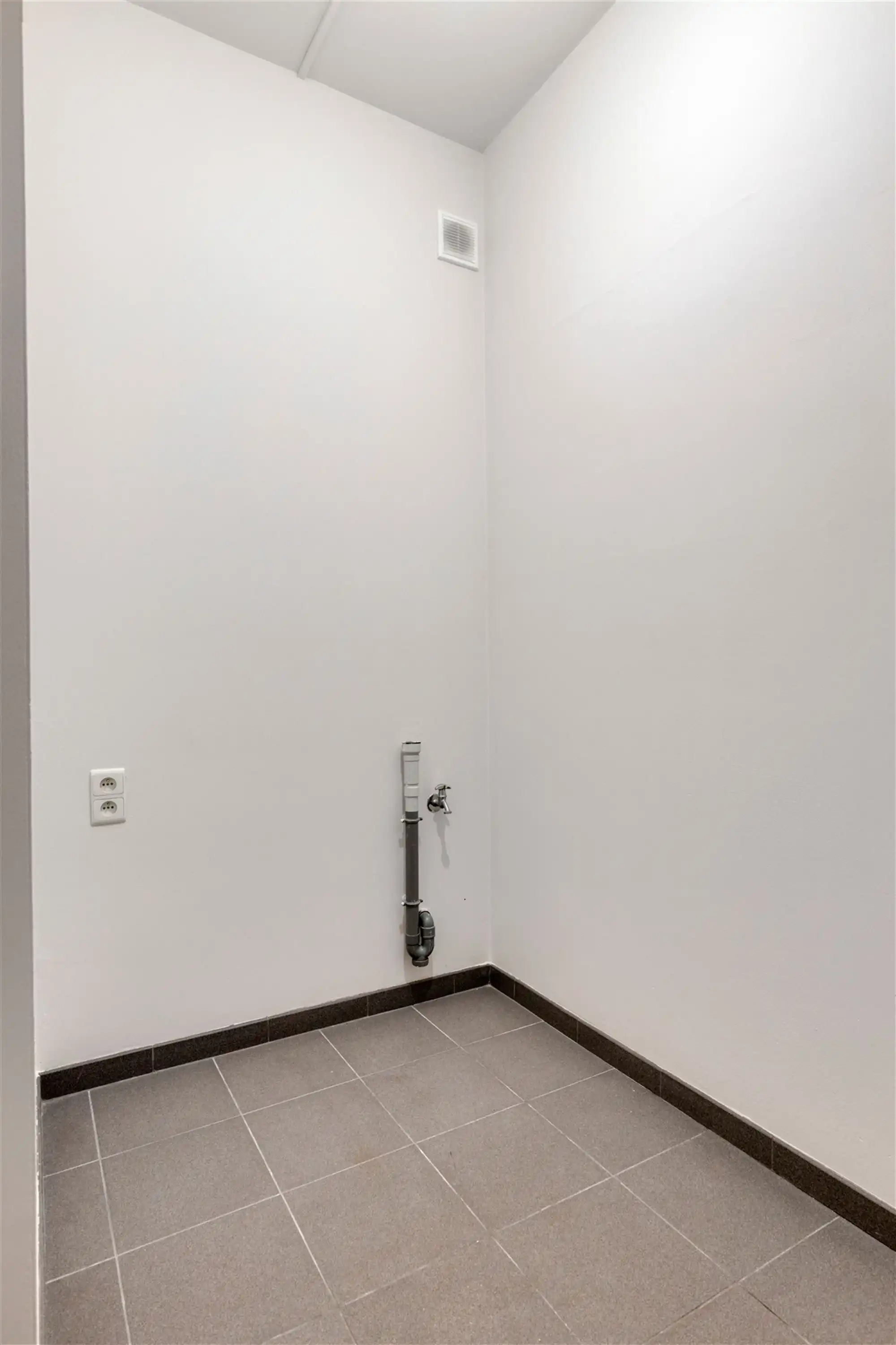 Instapklaar appartement met terras op centrale locatie foto 14