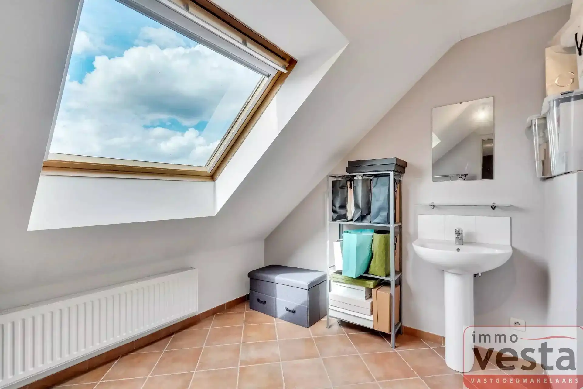 Ruim appartement in Sint-Truiden foto 6