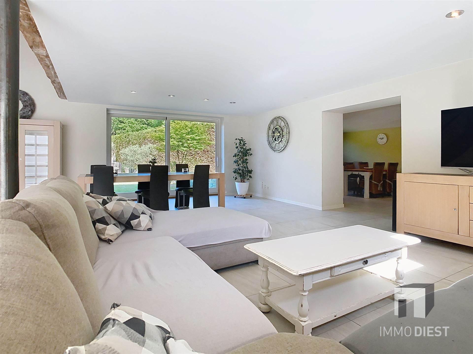 Brasserie - restaurant - feestzaal - privéwoonst foto 13