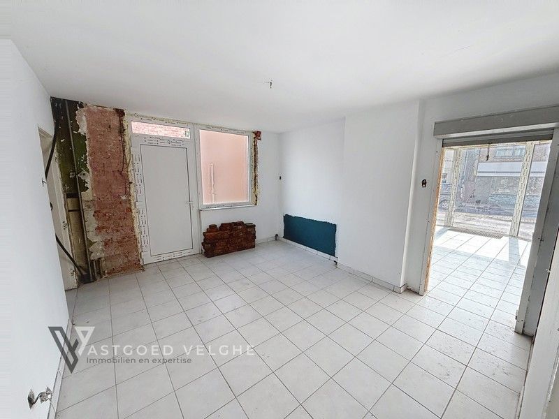 Te renoveren handelspand met duplex appartement op zichtlocatie foto 7