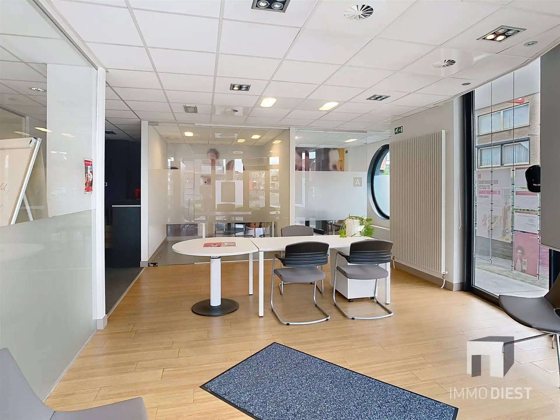 Luxueus ingerichte kantoorruimte foto 2