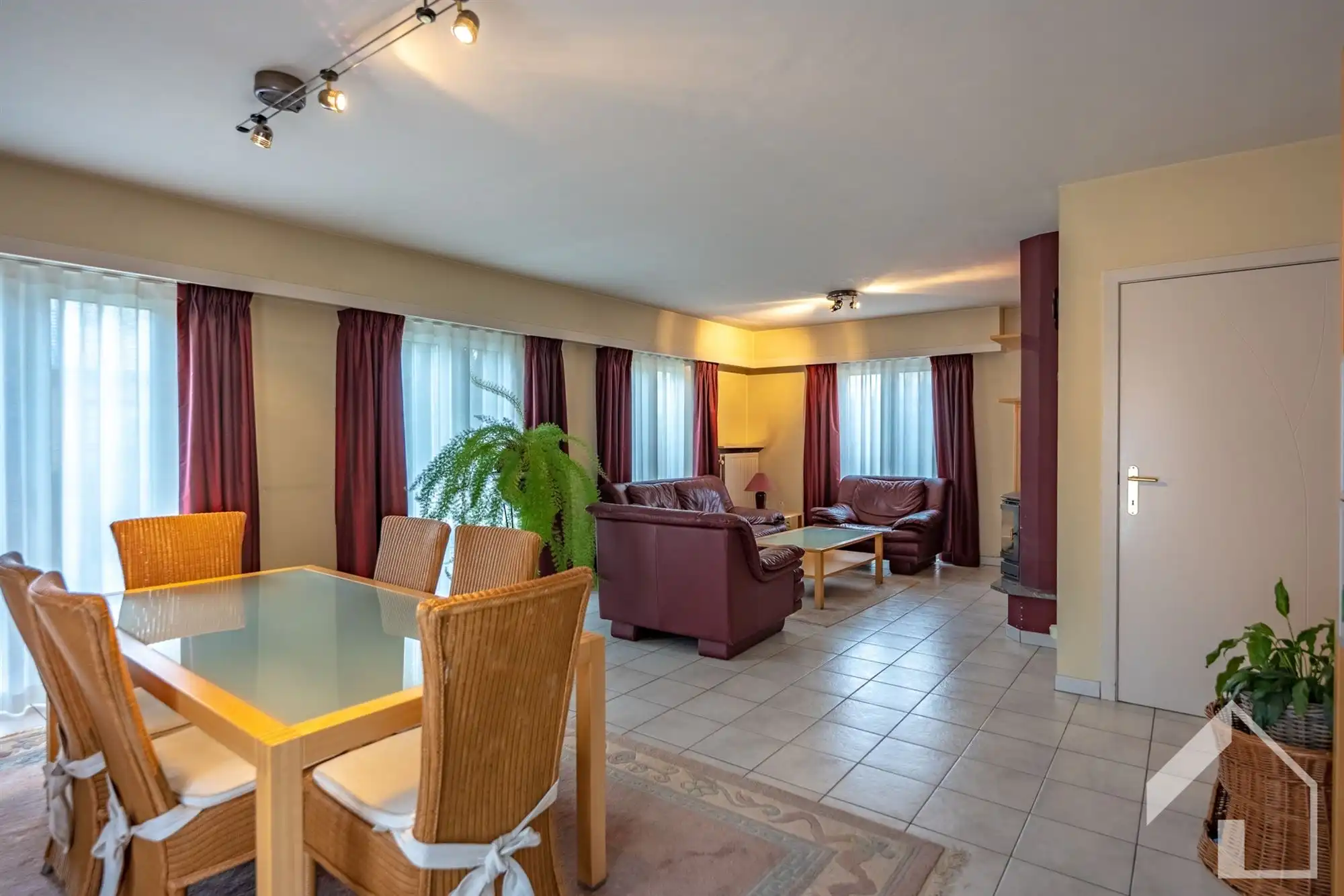 Gezinswoning met 3 a 4 slaapkamers in autoluwe straat nabij centrum Wuustwezel foto 2