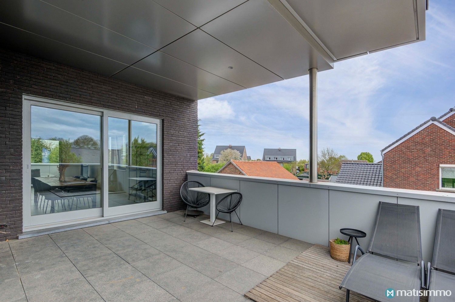 INSTAPKLAAR APPARTEMENT MET TWEE SLAAPKAMERS, 2 TERRASSEN EN PARKING TE BILZEN foto 11