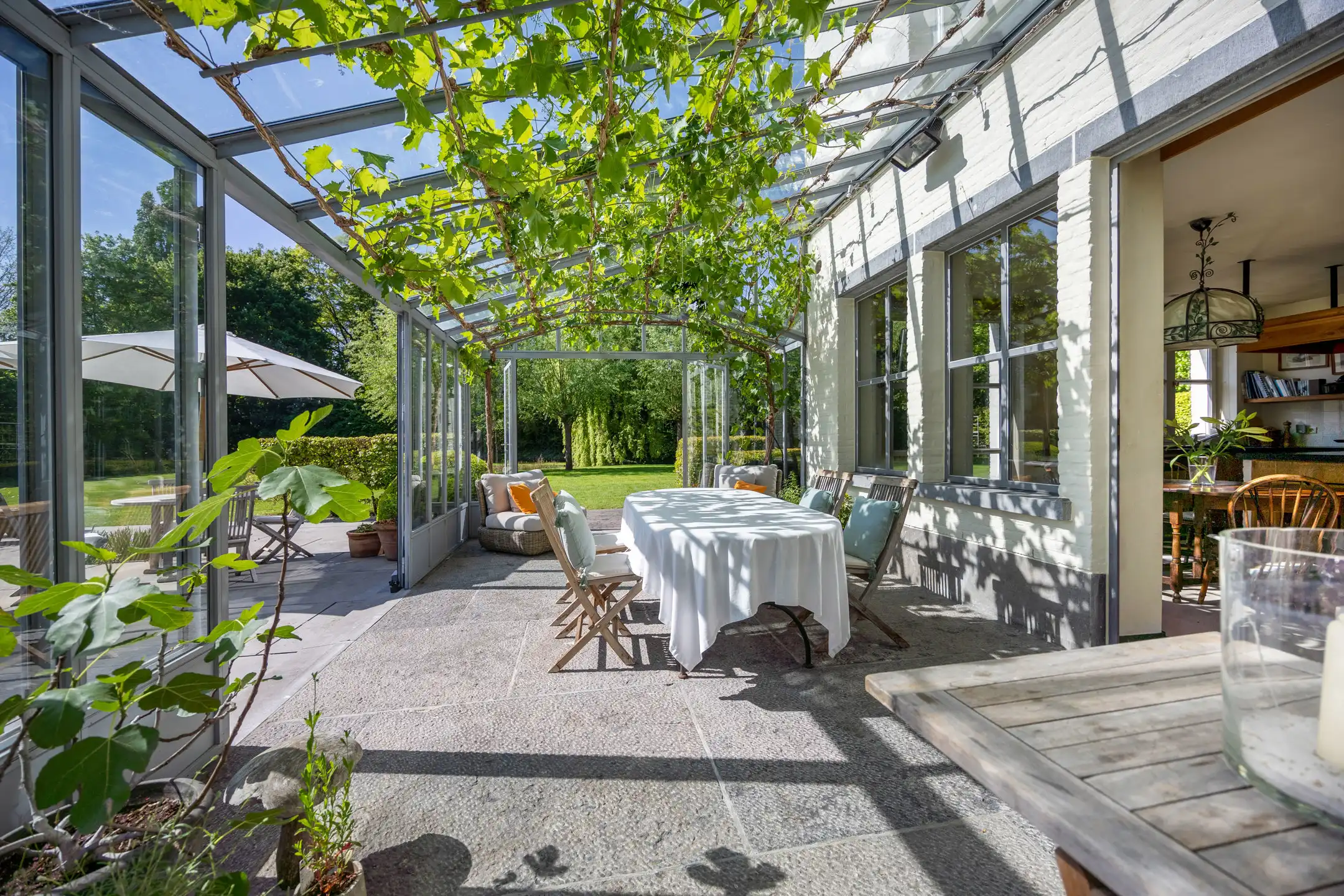 Unieke parel op royaal perceel (3.877 m²) met bouwgrond foto 15