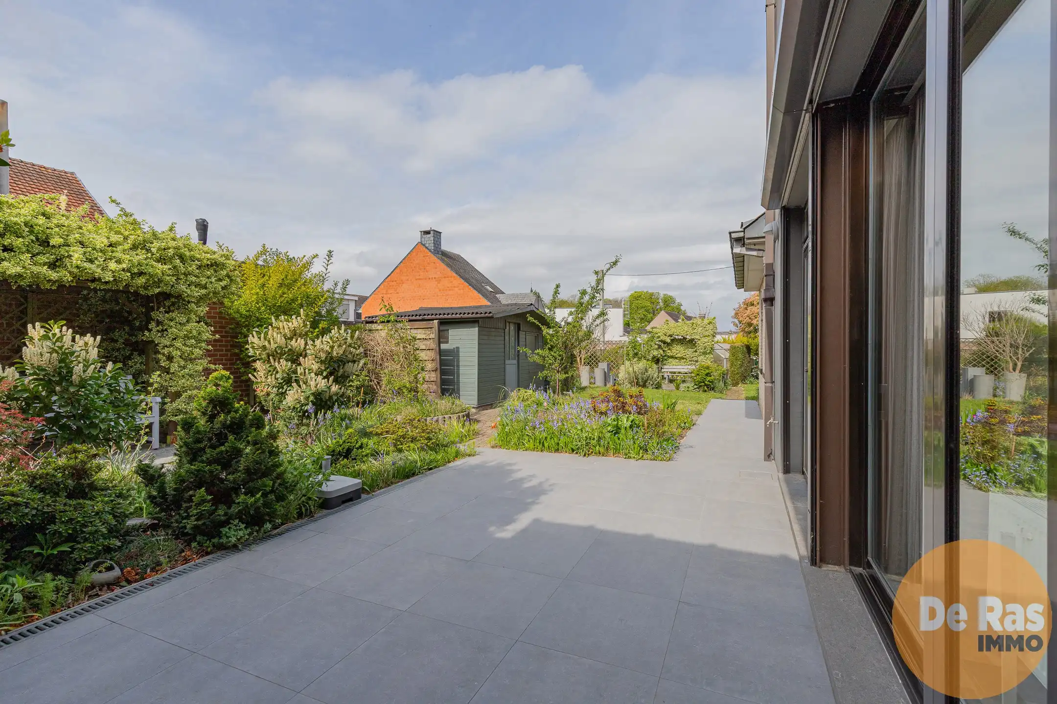 LIEDEKERKE - Ruime gezinswoning met tal van mogelijkheden foto 6