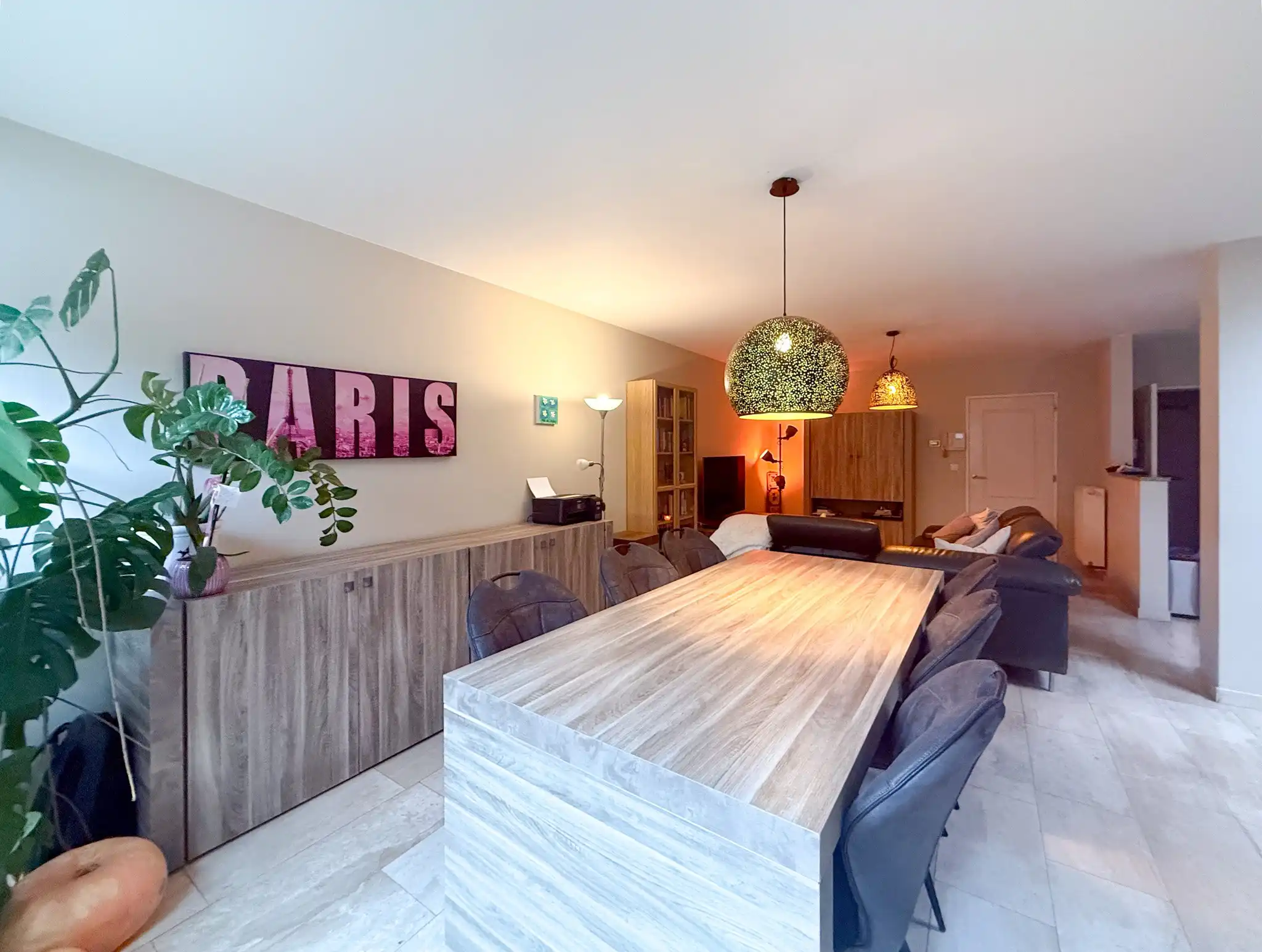 Lichtrijk appartement in centrum Beveren met twee slaapkamers, koertje en garage foto 3