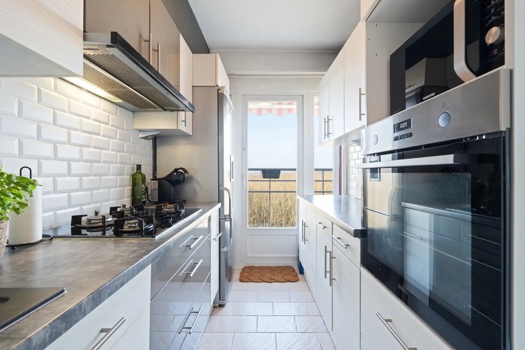 Sky-high Living in Anderlecht: Modern 2-Slpk Appartement met Fenomenaal Uitzicht foto 12