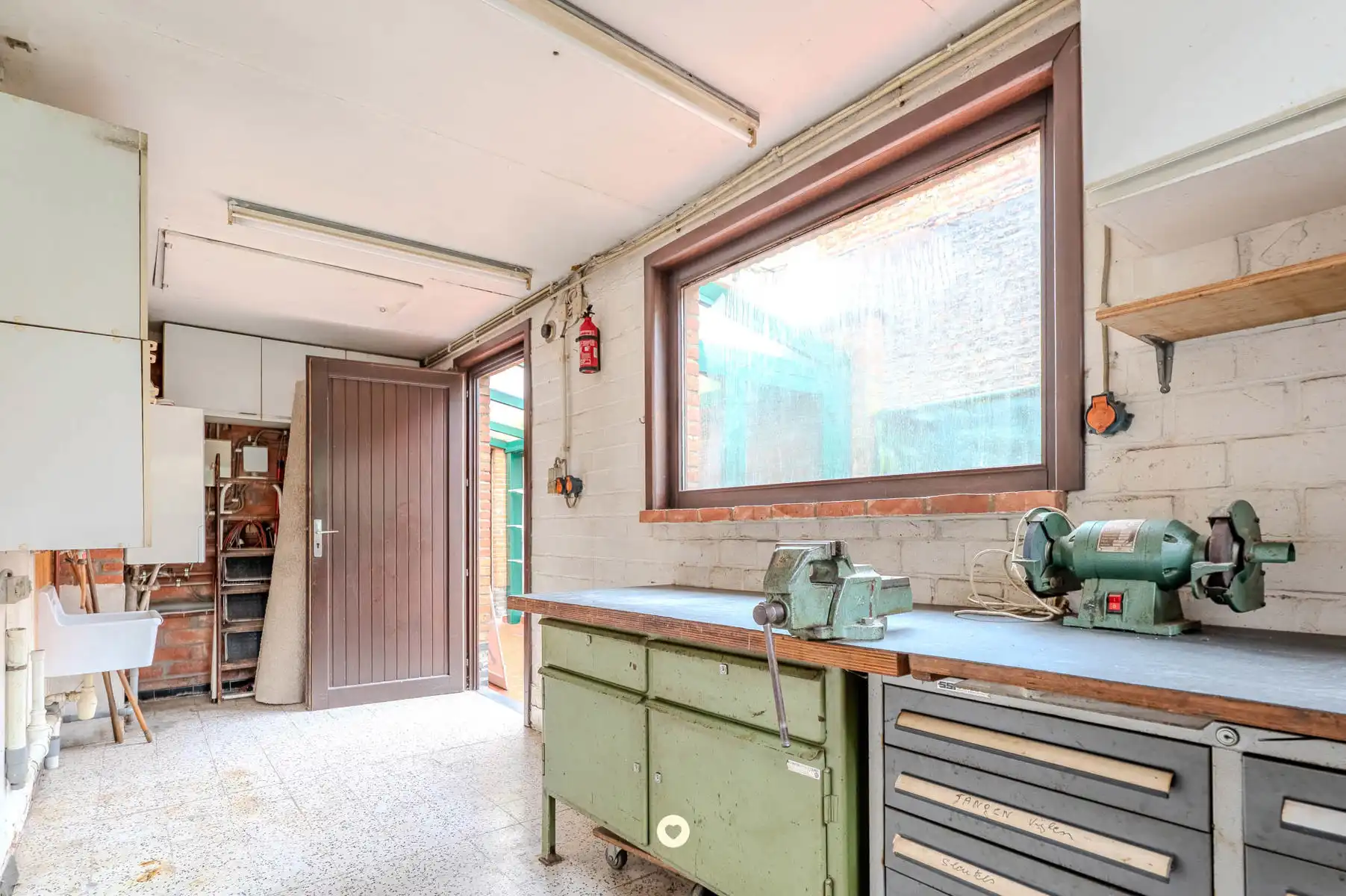 Gezinswoning met 5 slaapkamers en ruime tuin in centrum Niel foto 17