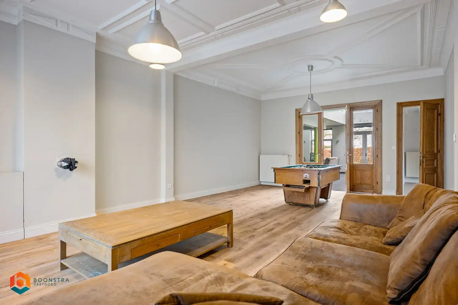 Zonevreemde woning met magazijn te Putte foto 6