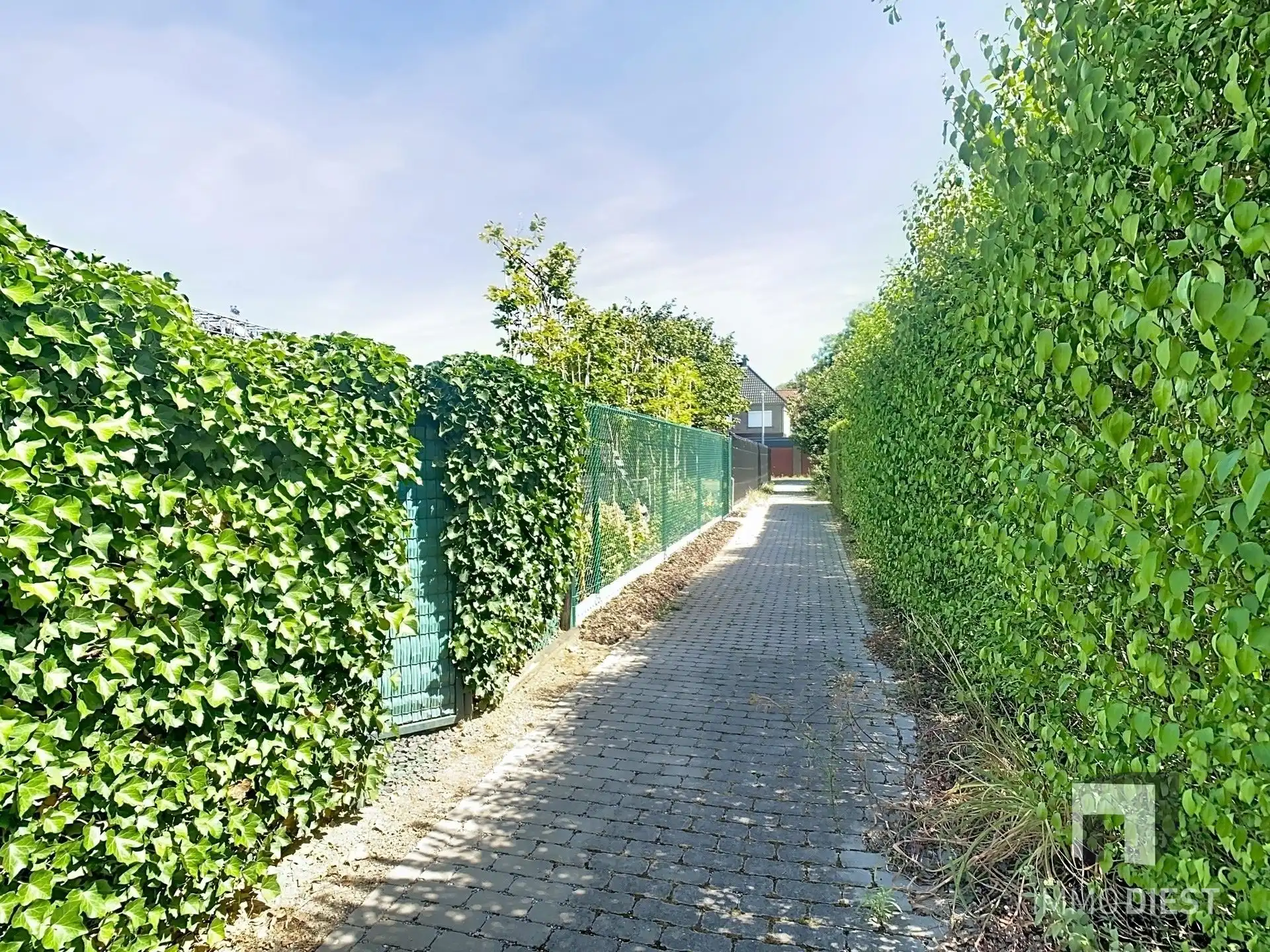Lichtrijke gezinswoning met 3 slaapkamers op TOP-locatie.  foto 48