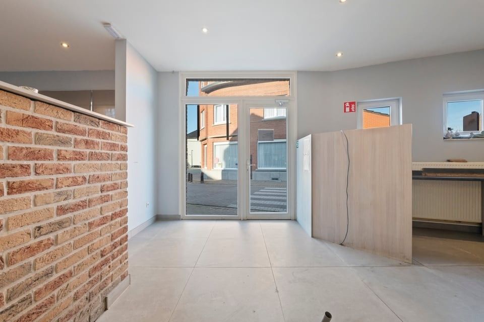 RUIM HANDELSPAND MET WOONST OP TOPLOCATIE IN ZOUTLEEUW foto 2