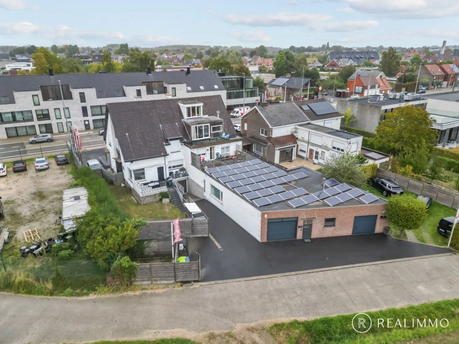 Ruime en veelzijdige handelsruimte met sterke zichtbaarheid in regio Waregem foto 2