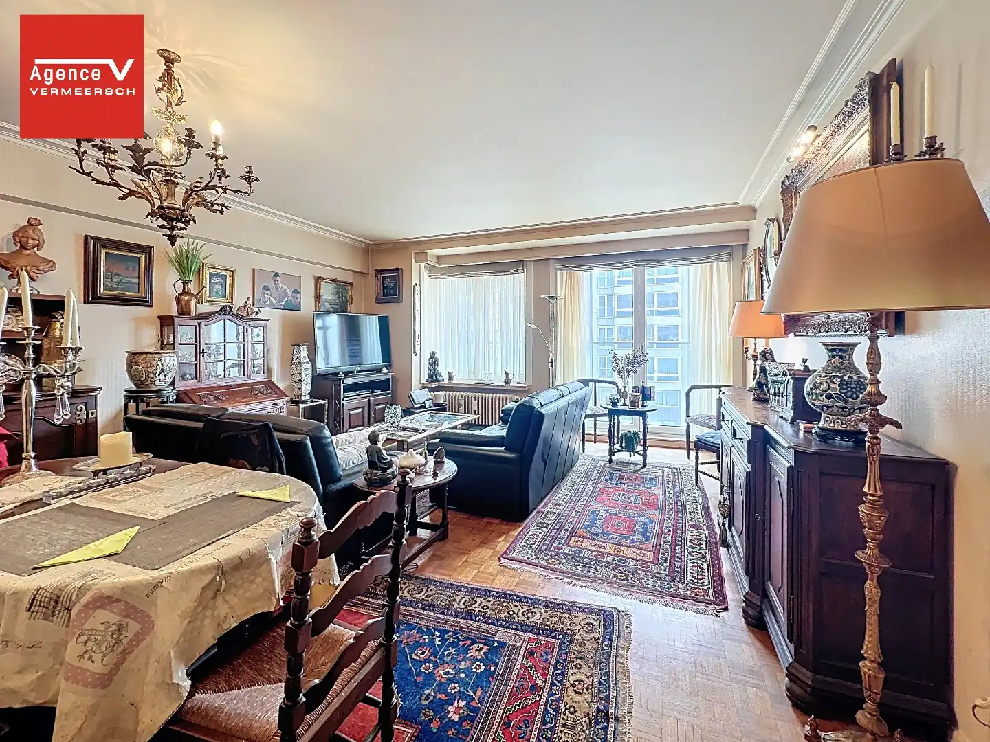 Op te frissen appartement met topligging aan het Marie-Joséplein. foto 3