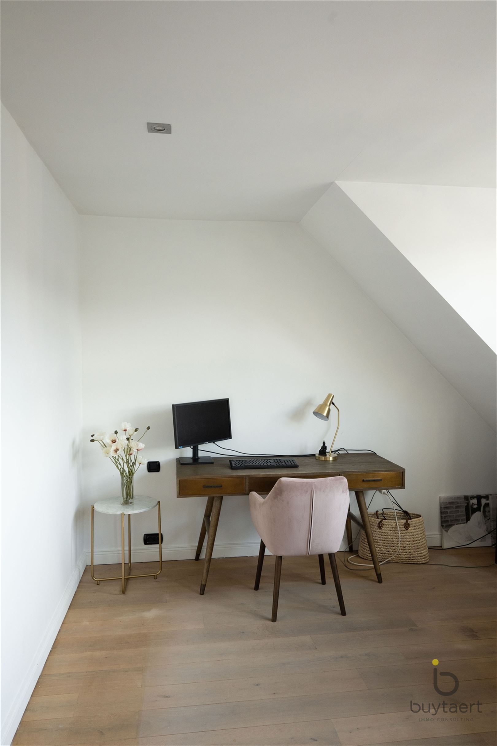 Véél ruimte, terras én tuin: lichtrijk 3 slaapkamer - triplex appartement in hartje Schilde! foto 47
